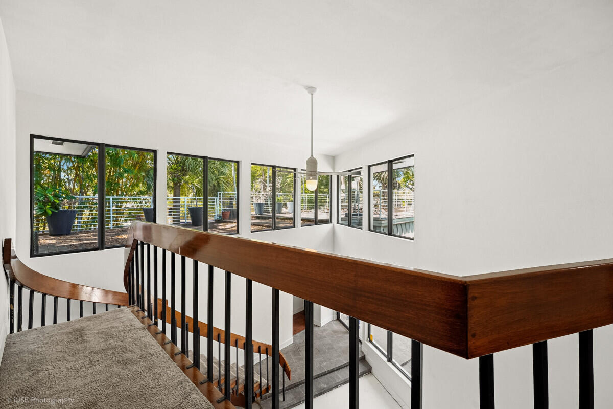 1343 Ponce De Leon Fort Lauderdale, FL 33316