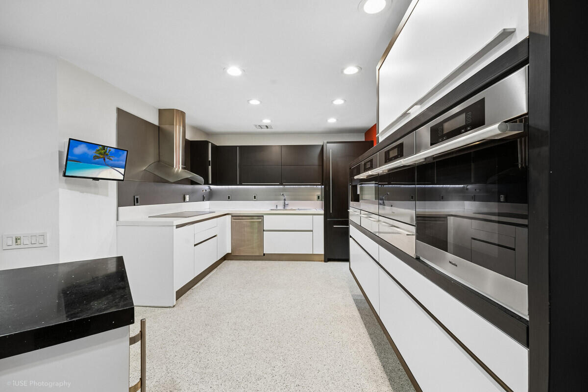 1343 Ponce De Leon Fort Lauderdale, FL 33316