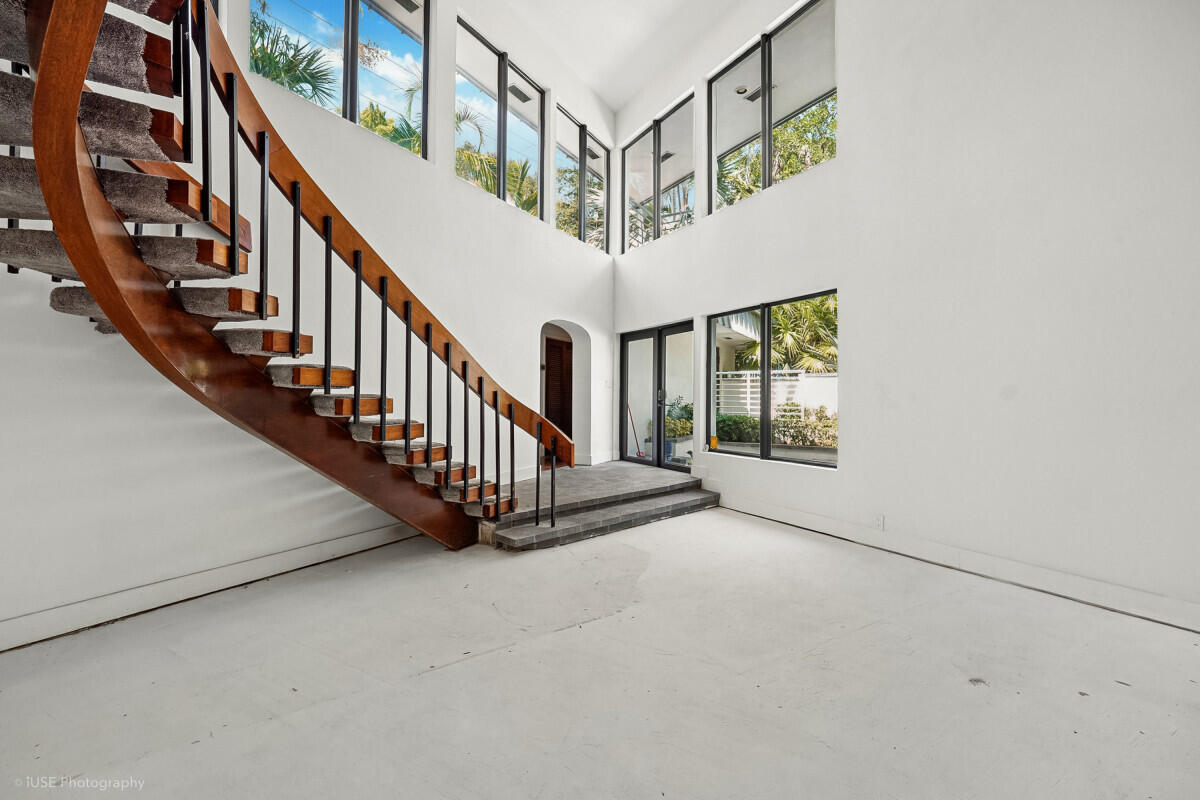 1343 Ponce De Leon Fort Lauderdale, FL 33316