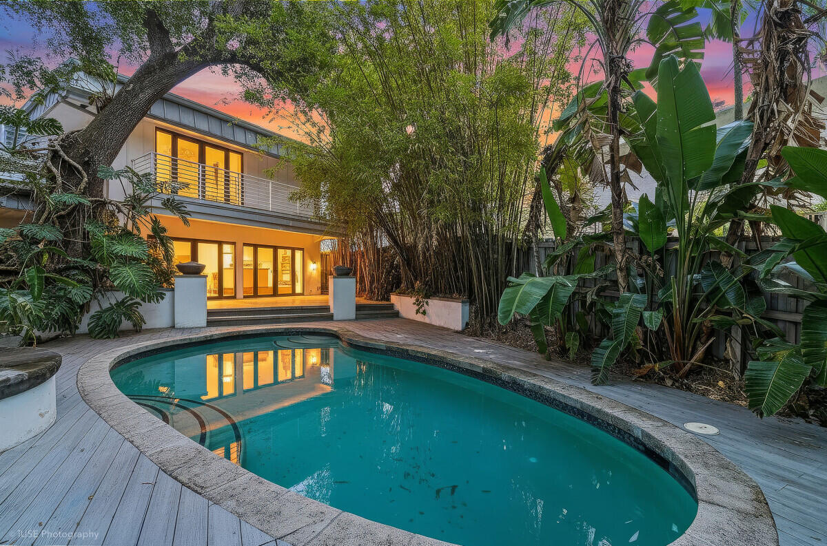 1343 Ponce De Leon Fort Lauderdale, FL 33316