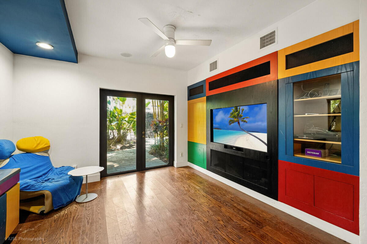 1343 Ponce De Leon Fort Lauderdale, FL 33316