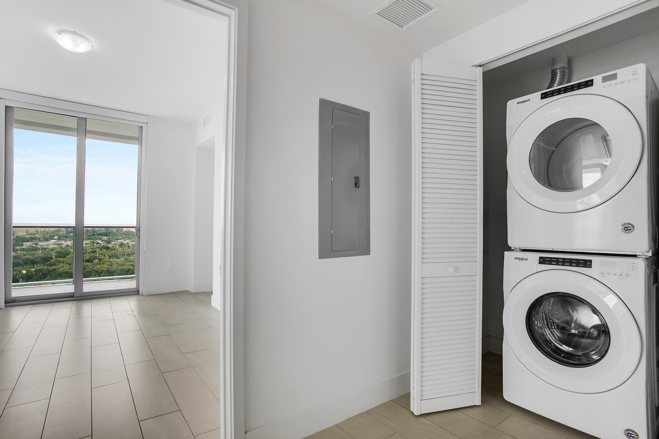 2000 Metropica #1503 Sunrise, FL 33323