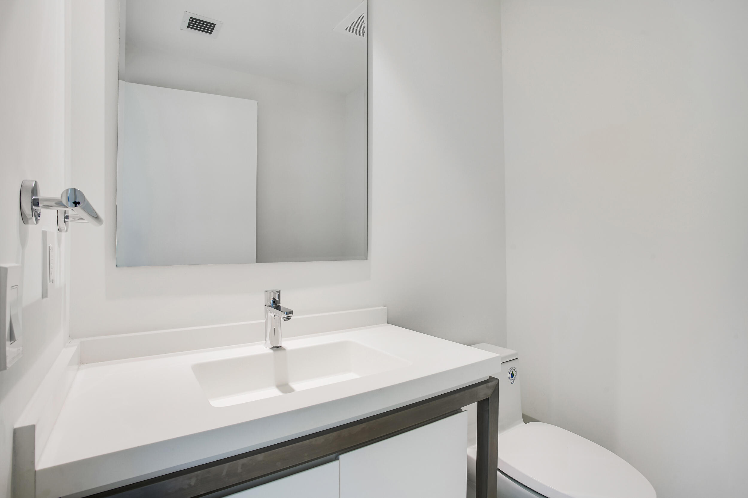 2000 Metropica #1503 Sunrise, FL 33323