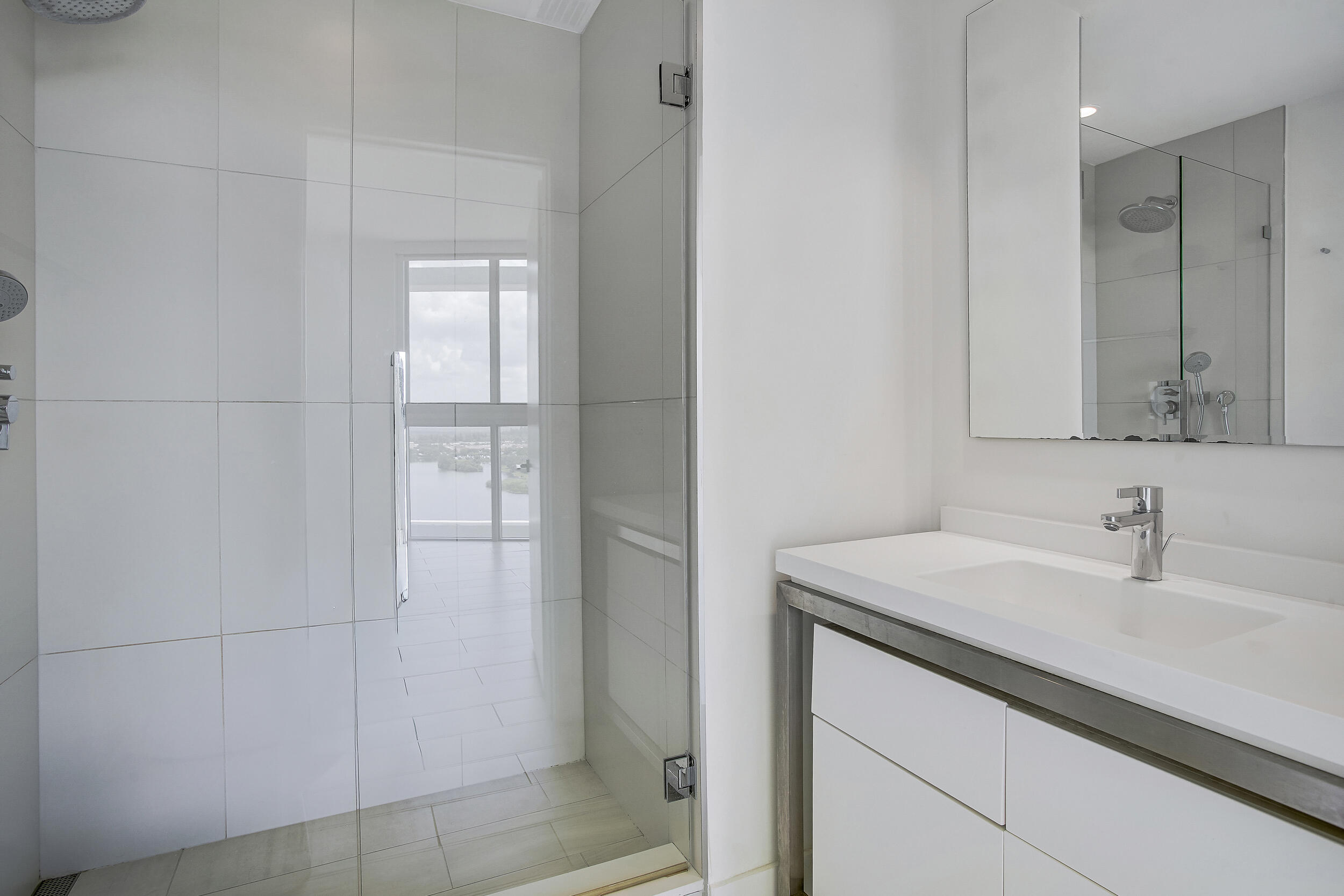 2000 Metropica #1503 Sunrise, FL 33323