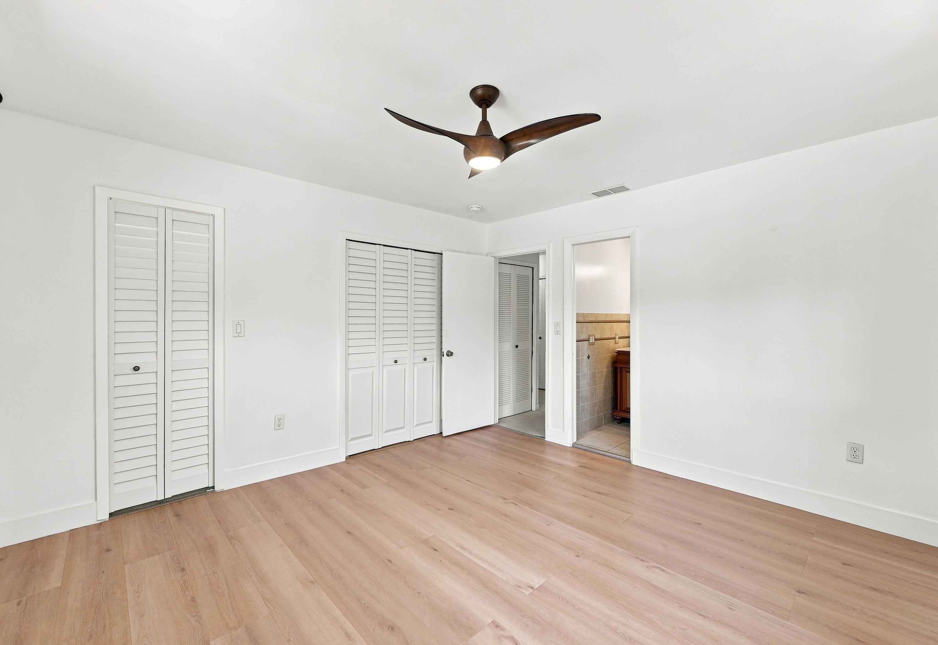 3203 Mcdonald #3203 Miami, FL 33133