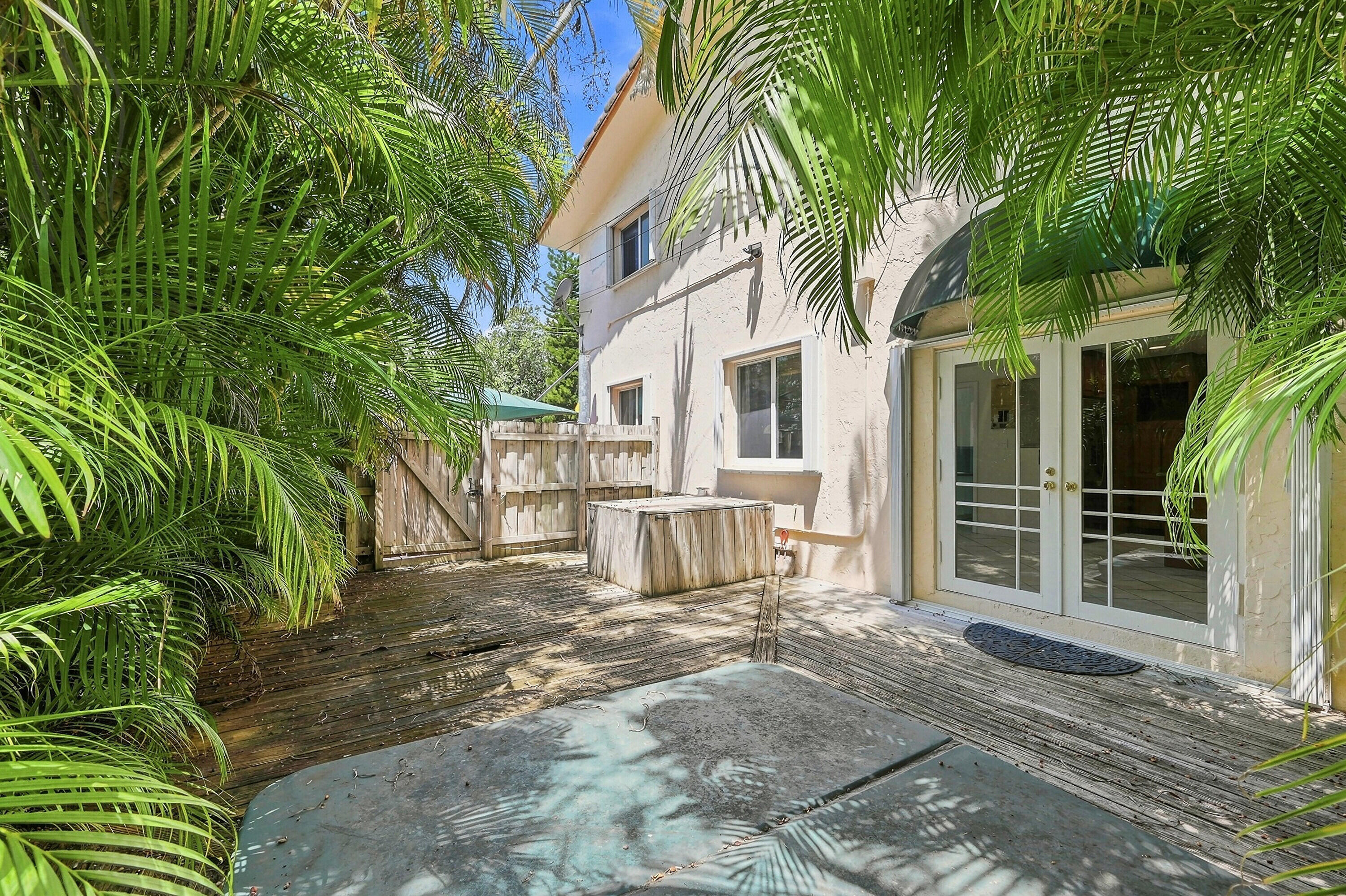 3203 Mcdonald #3203 Miami, FL 33133