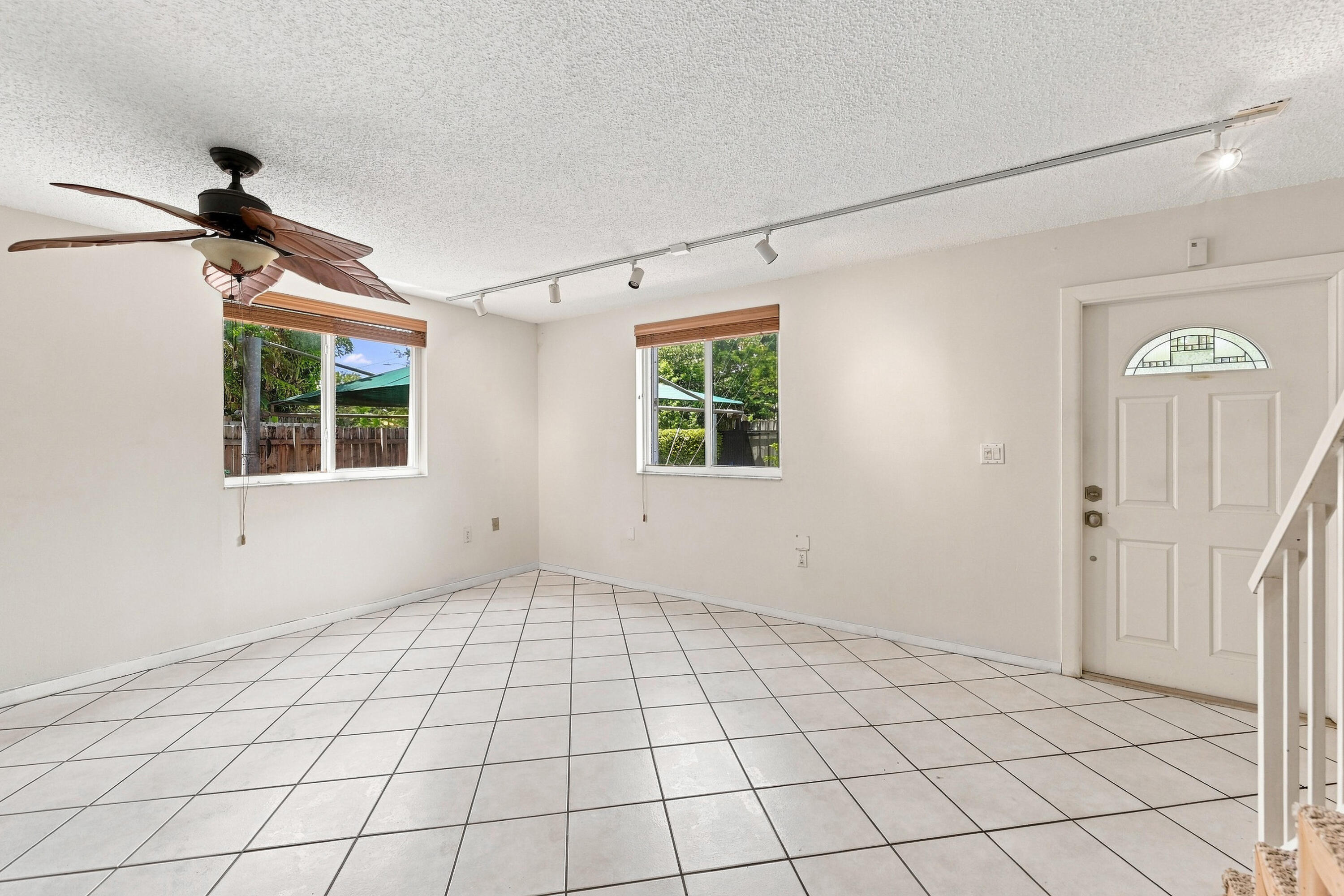 3203 Mcdonald #3203 Miami, FL 33133