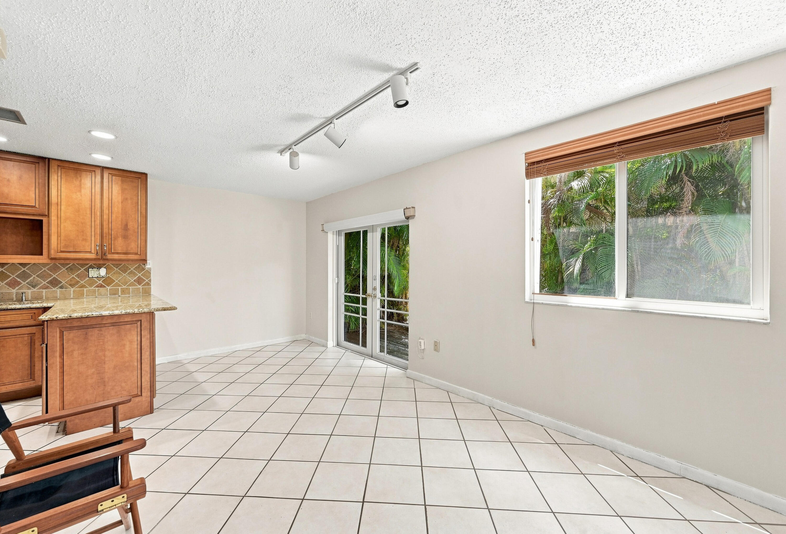 3203 Mcdonald #3203 Miami, FL 33133