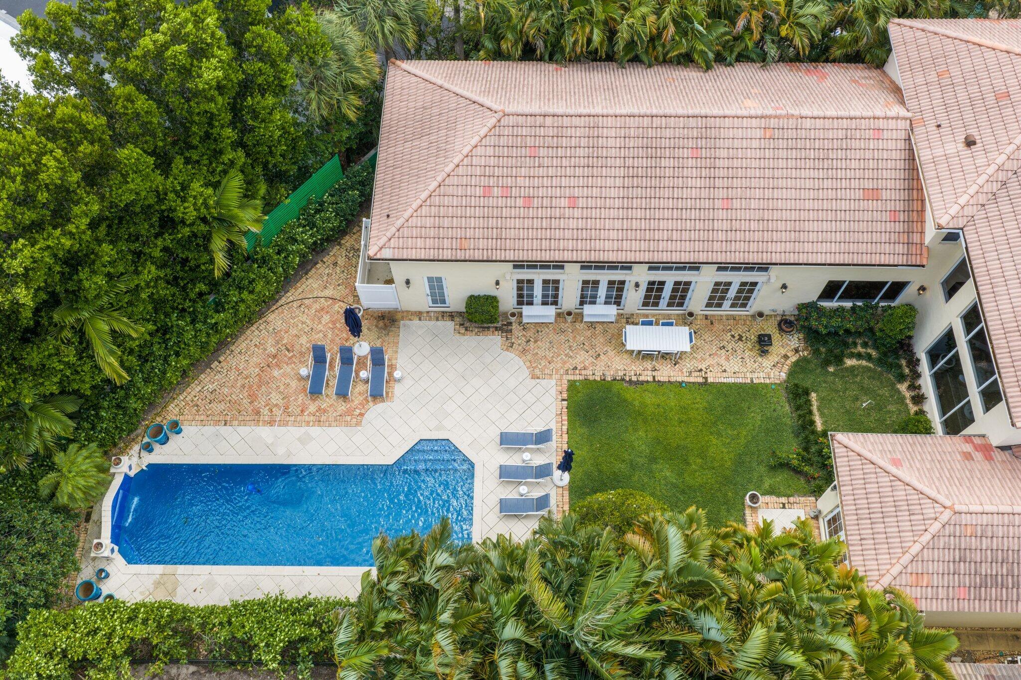 1019 Grand Ct Highland Beach, FL 33487