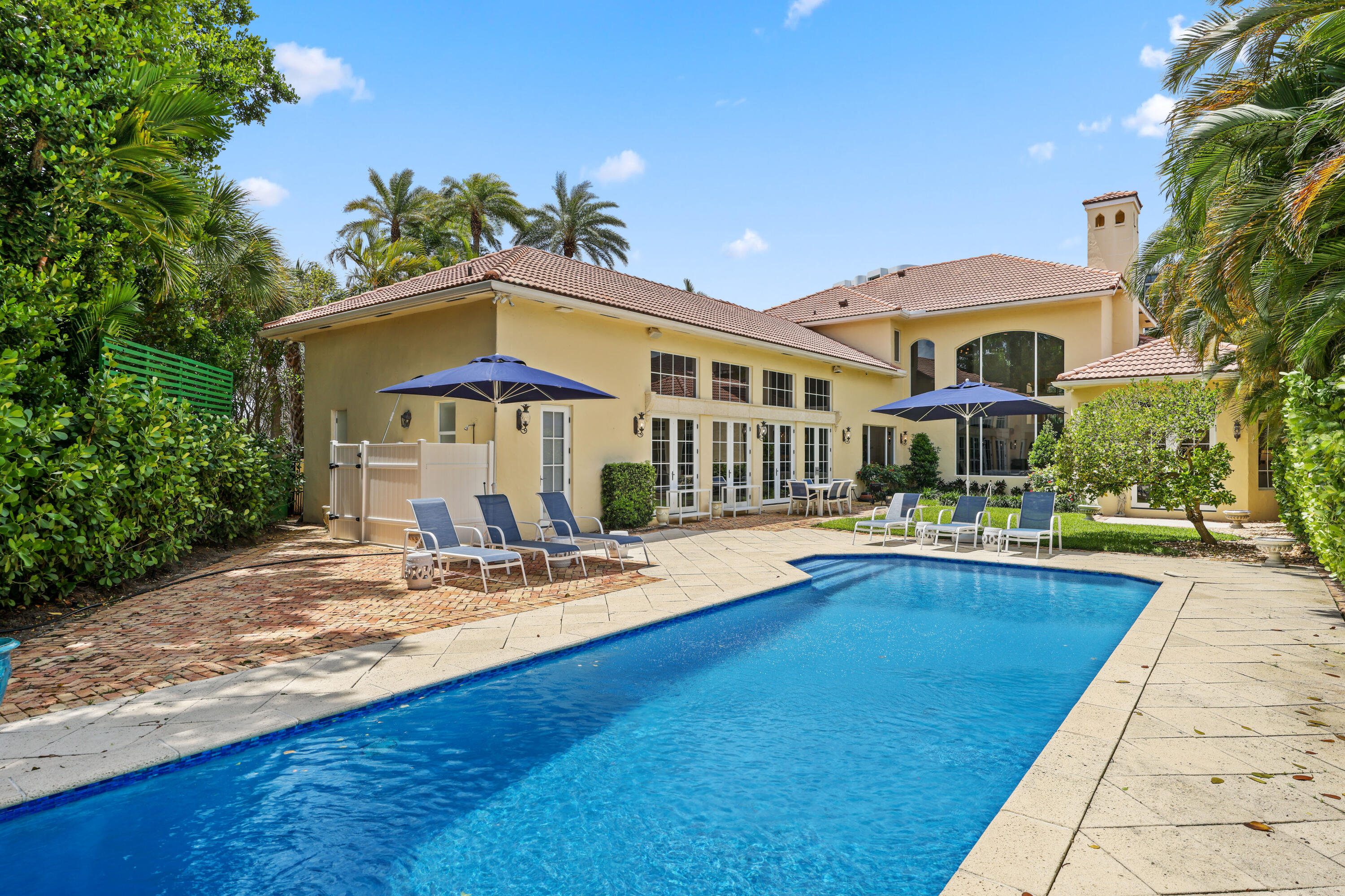 1019 Grand Ct Highland Beach, FL 33487