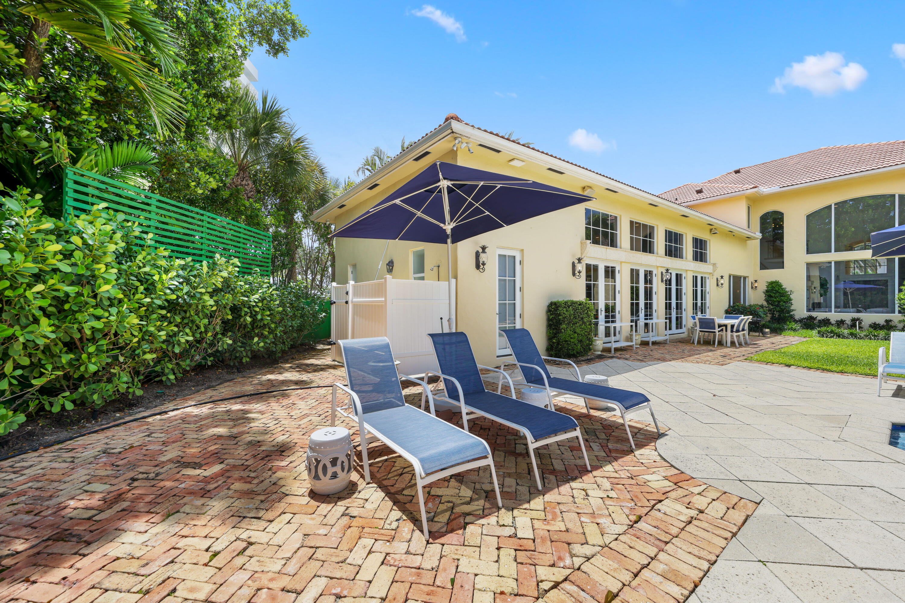 1019 Grand Ct Highland Beach, FL 33487