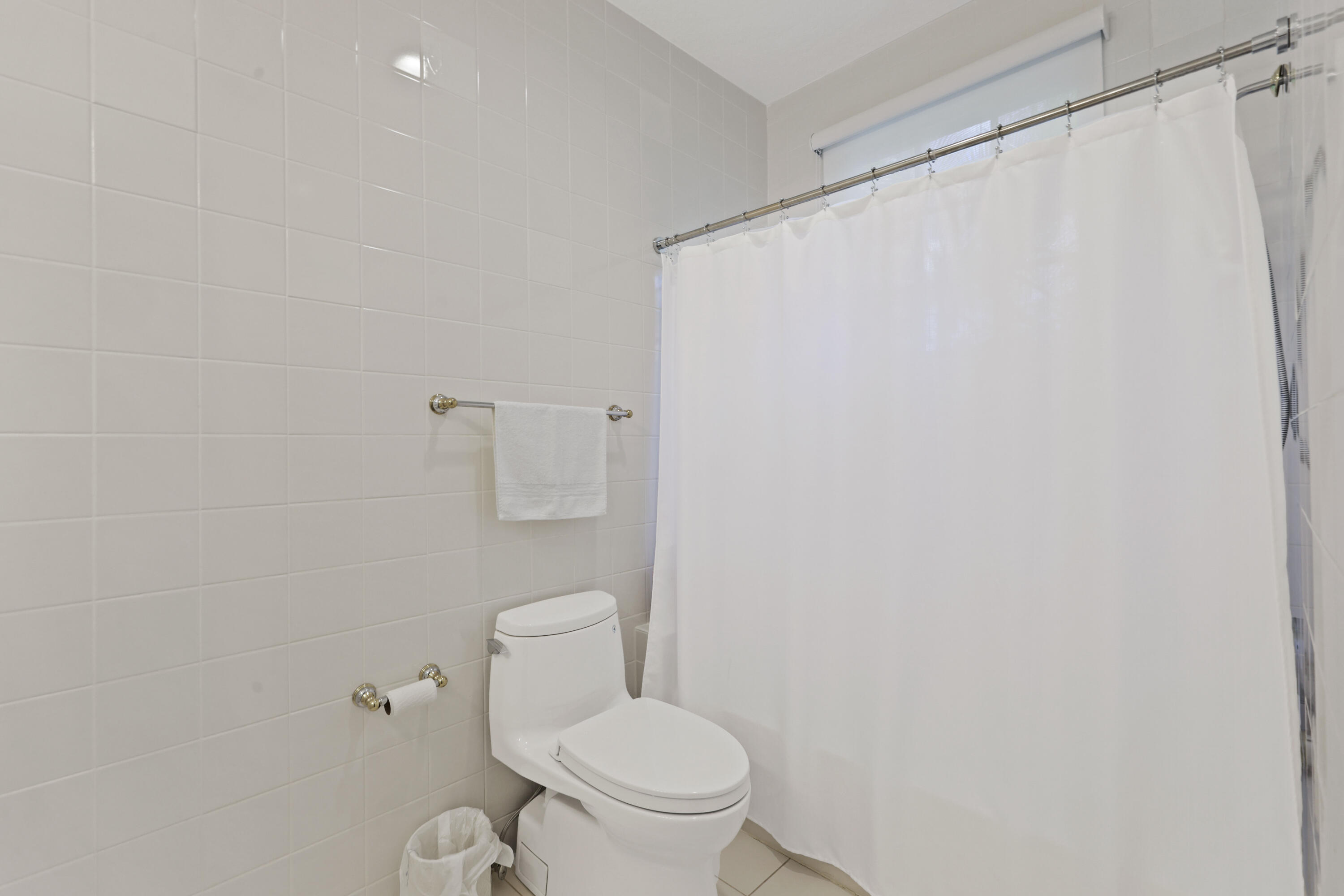 1019 Grand Ct Highland Beach, FL 33487