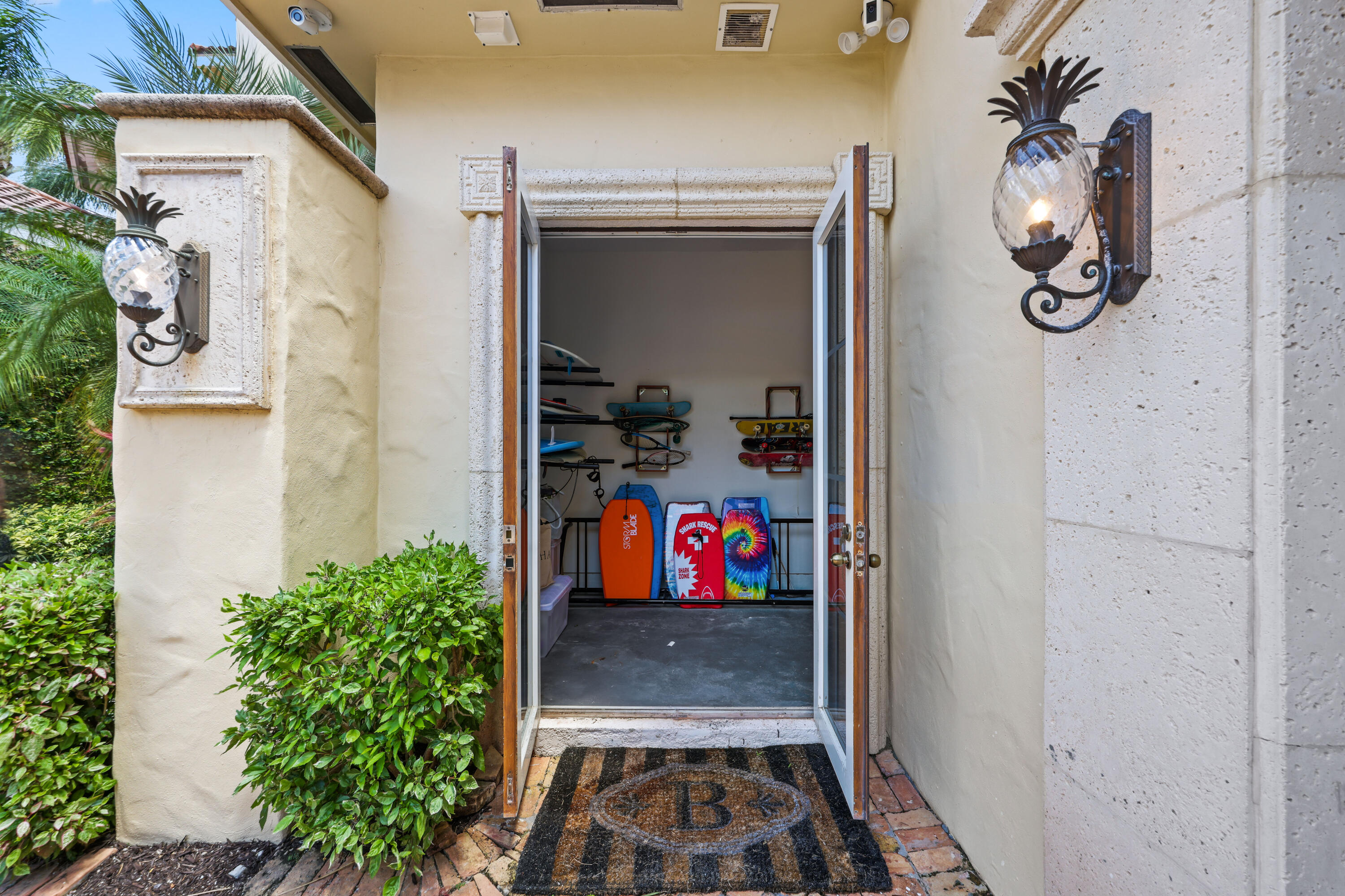 1019 Grand Ct Highland Beach, FL 33487