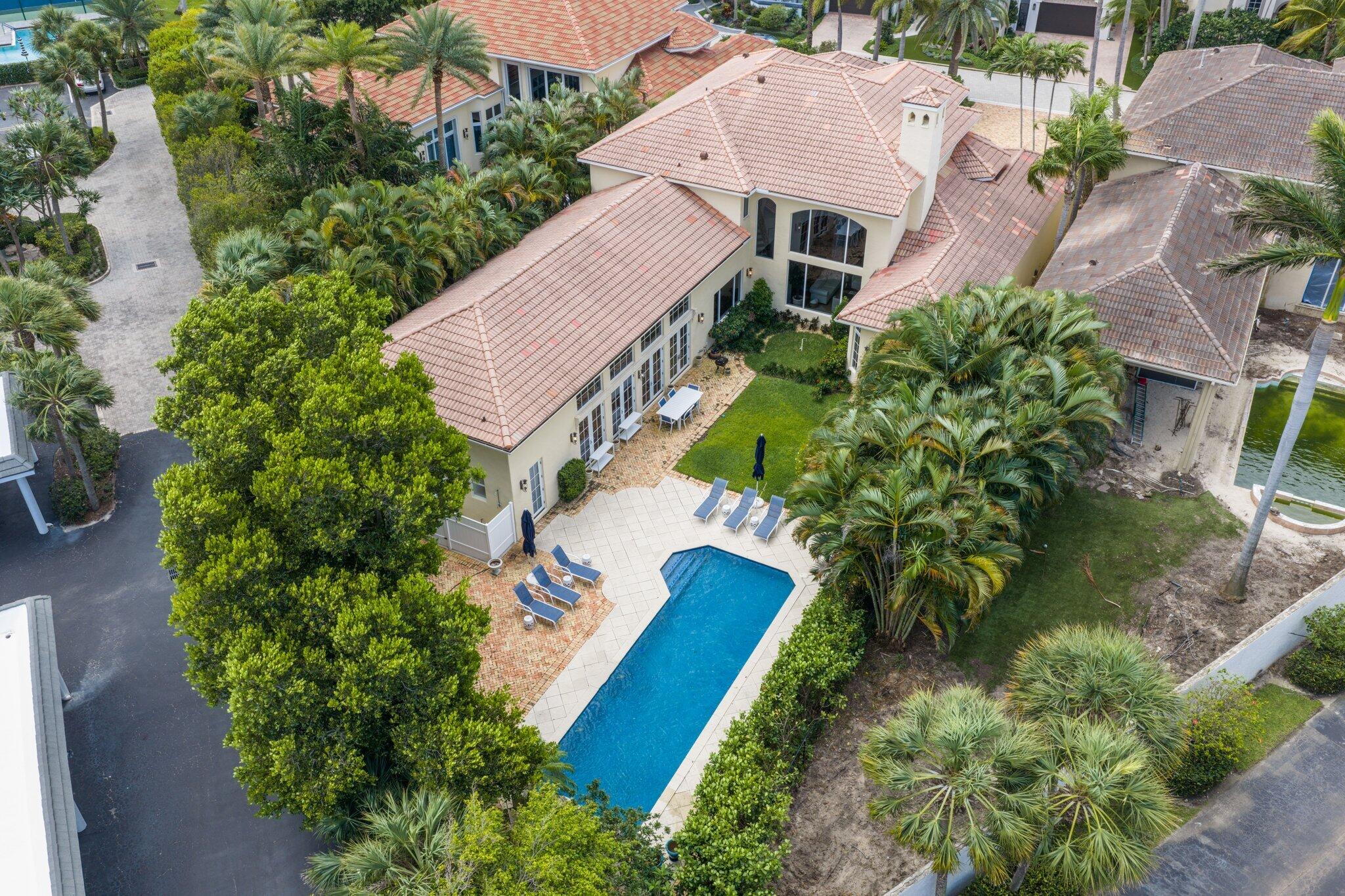 1019 Grand Ct Highland Beach, FL 33487