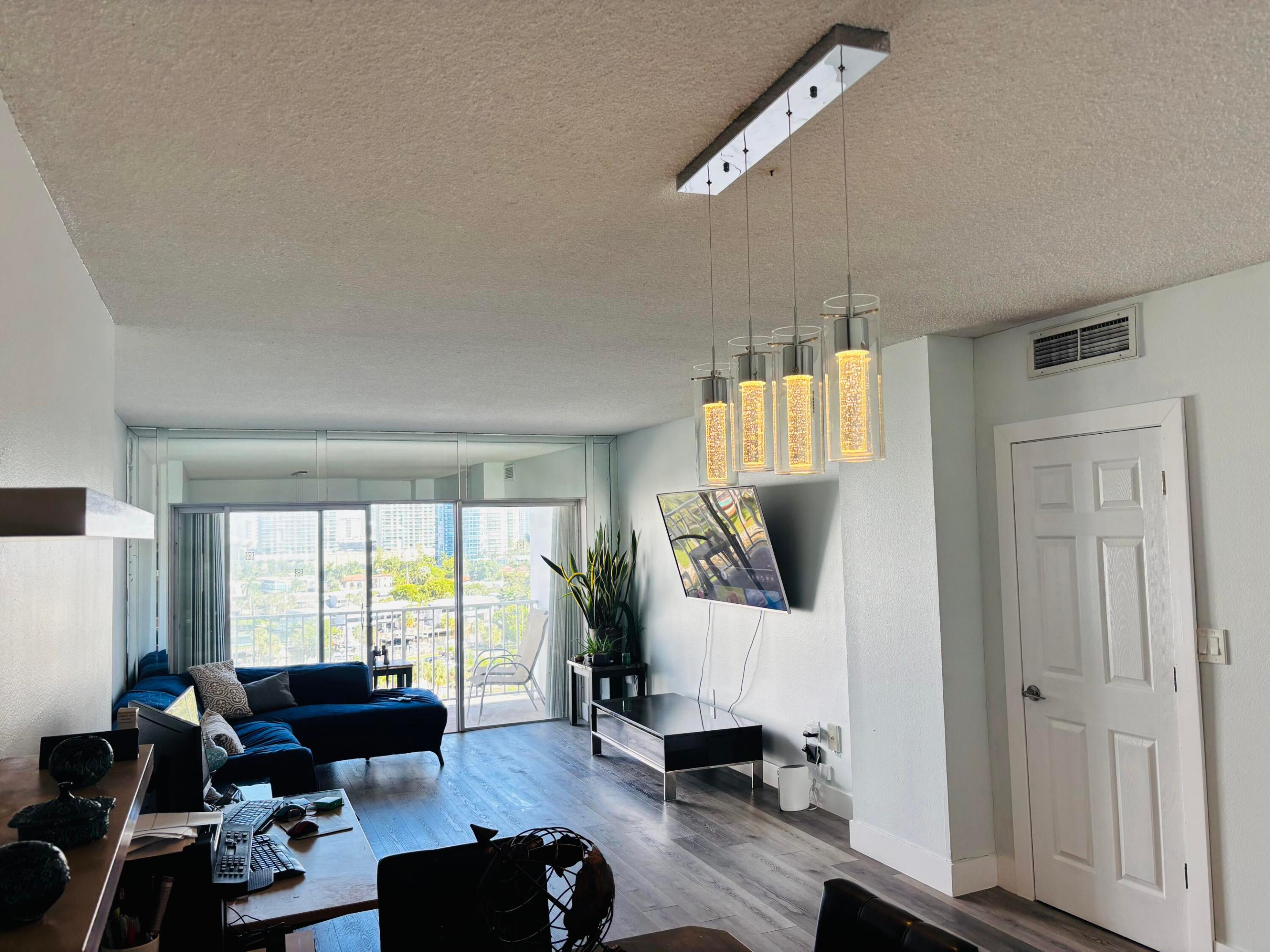 image Arlen House West1