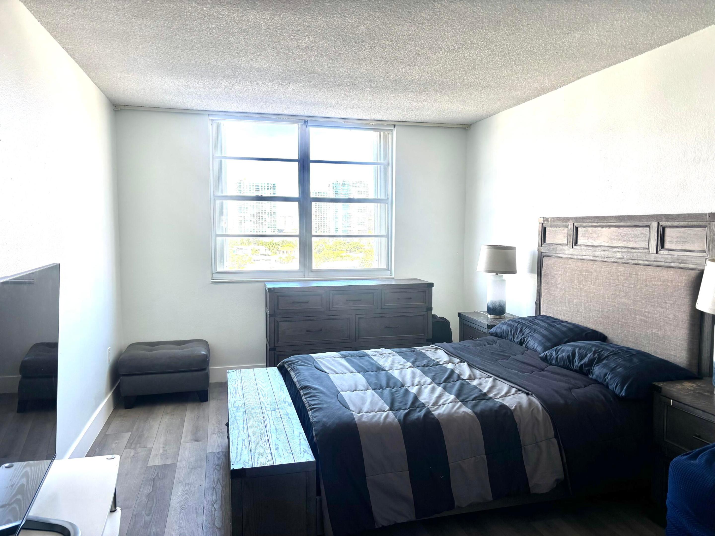 image Arlen House West5