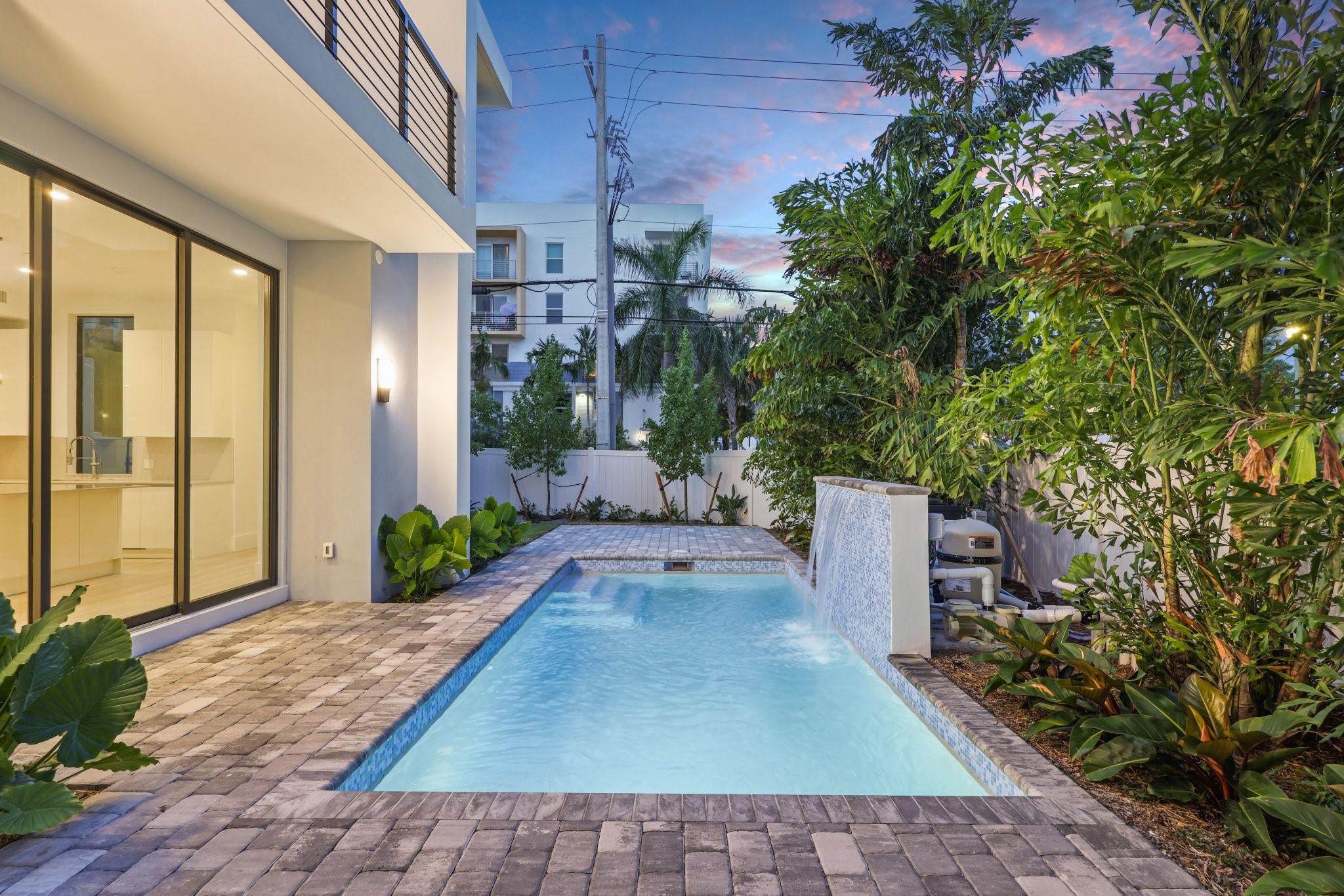 204 Osceola Park Ln Delray Beach, FL 33483