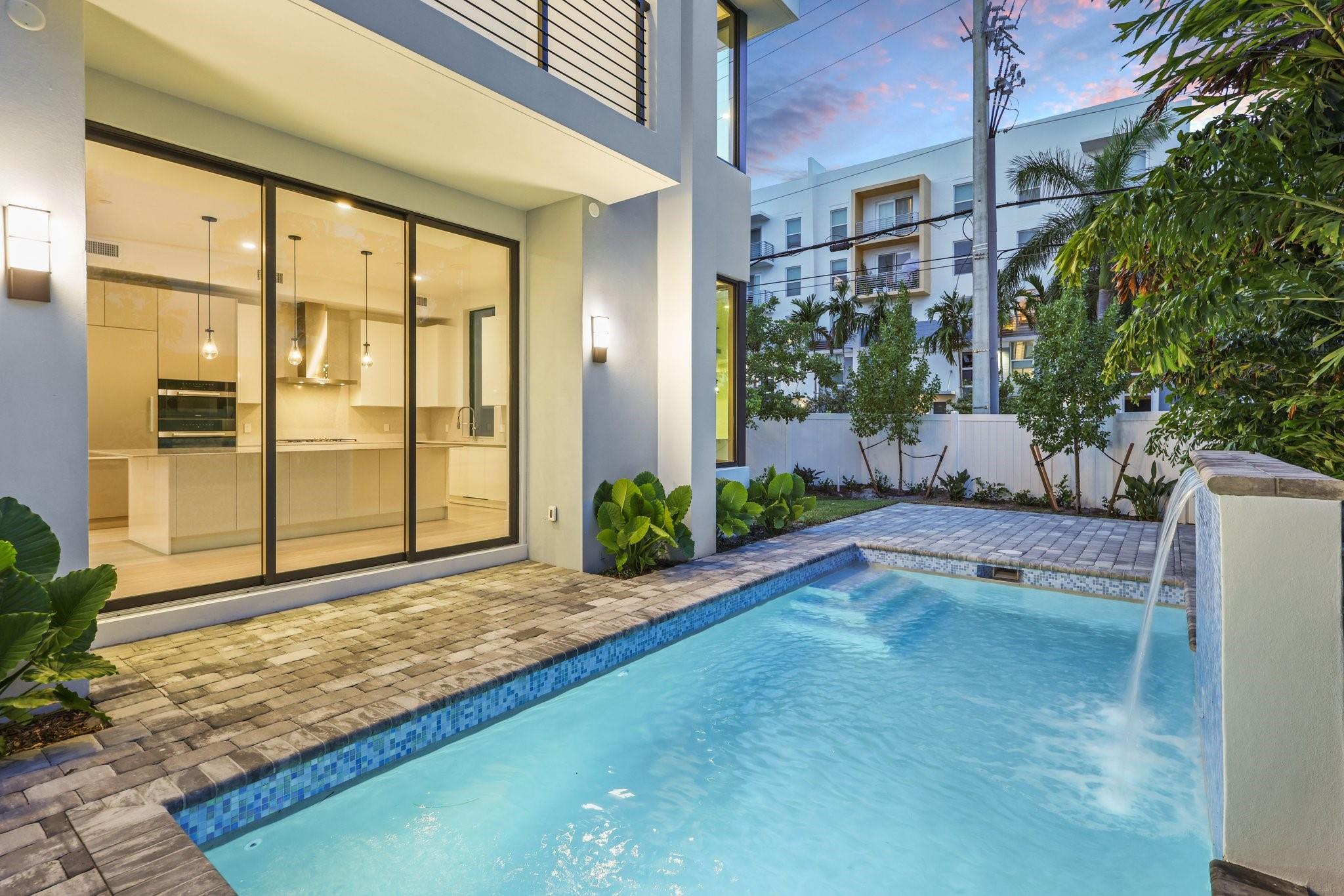 204 Osceola Park Ln Delray Beach, FL 33483