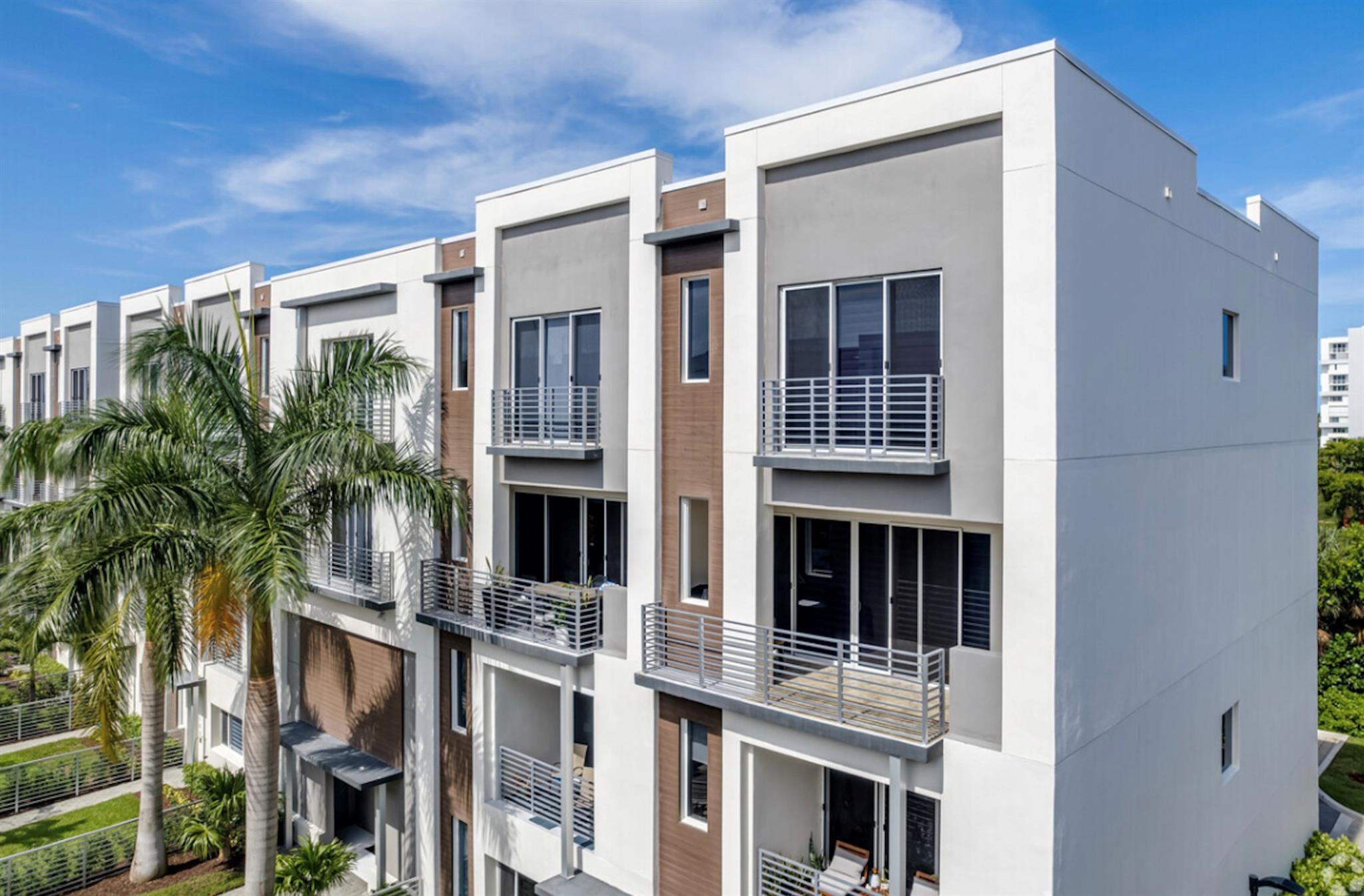 1044 Ne 18th Ave #203