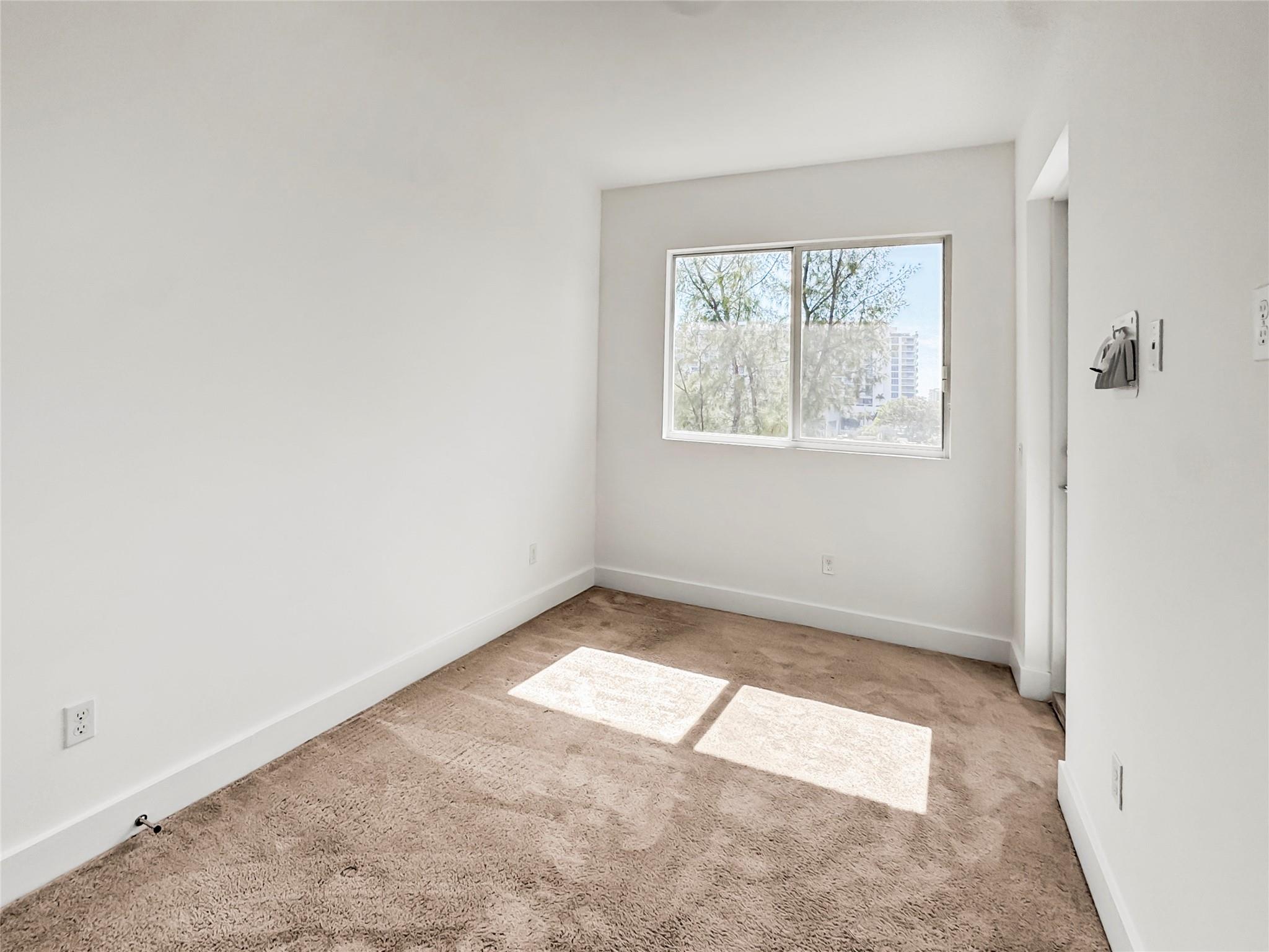 1044 Ne 18th Ave #203 Fort Lauderdale, FL 33309