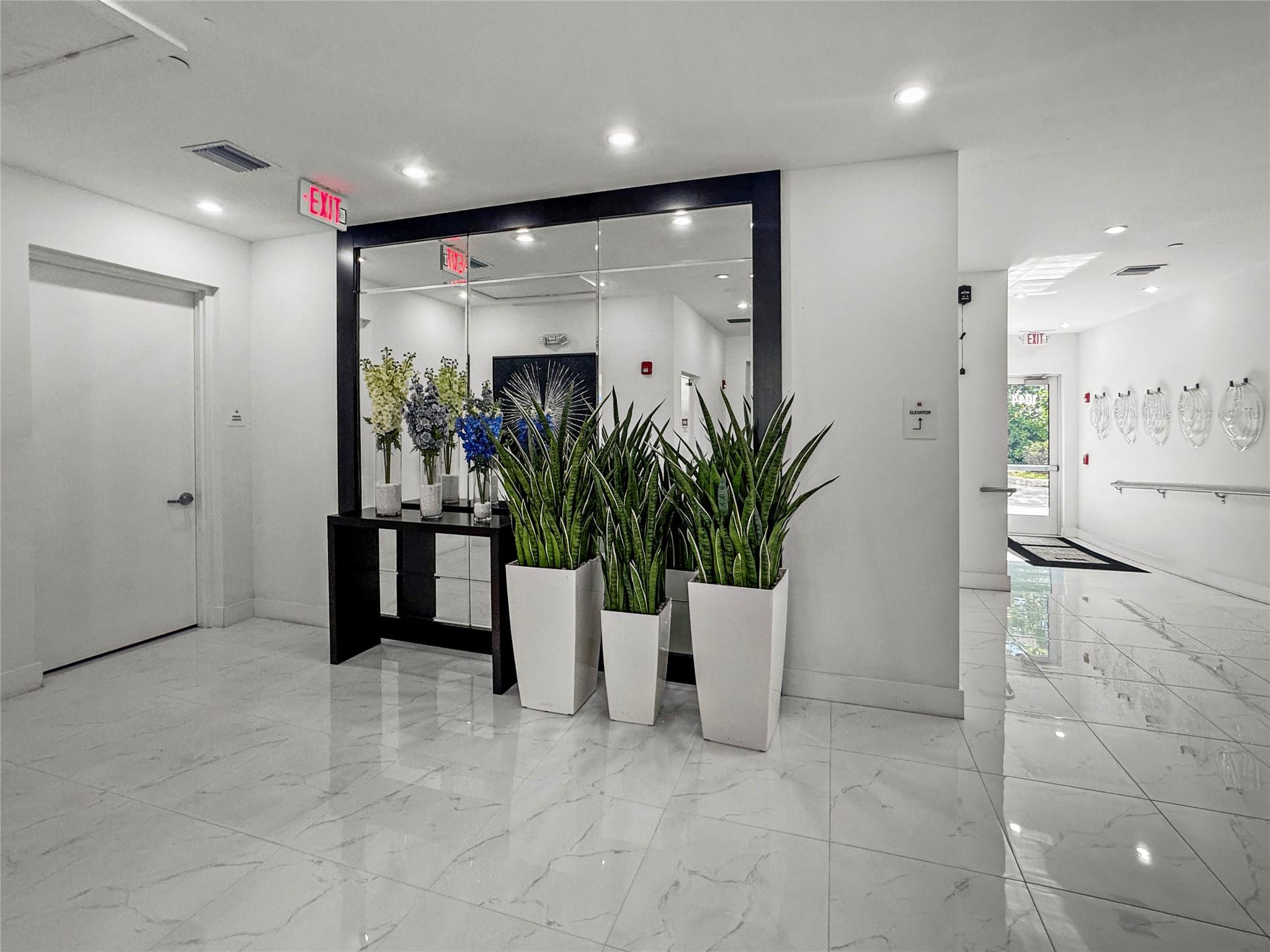 1044 Ne 18th Ave #203 Fort Lauderdale, FL 33309