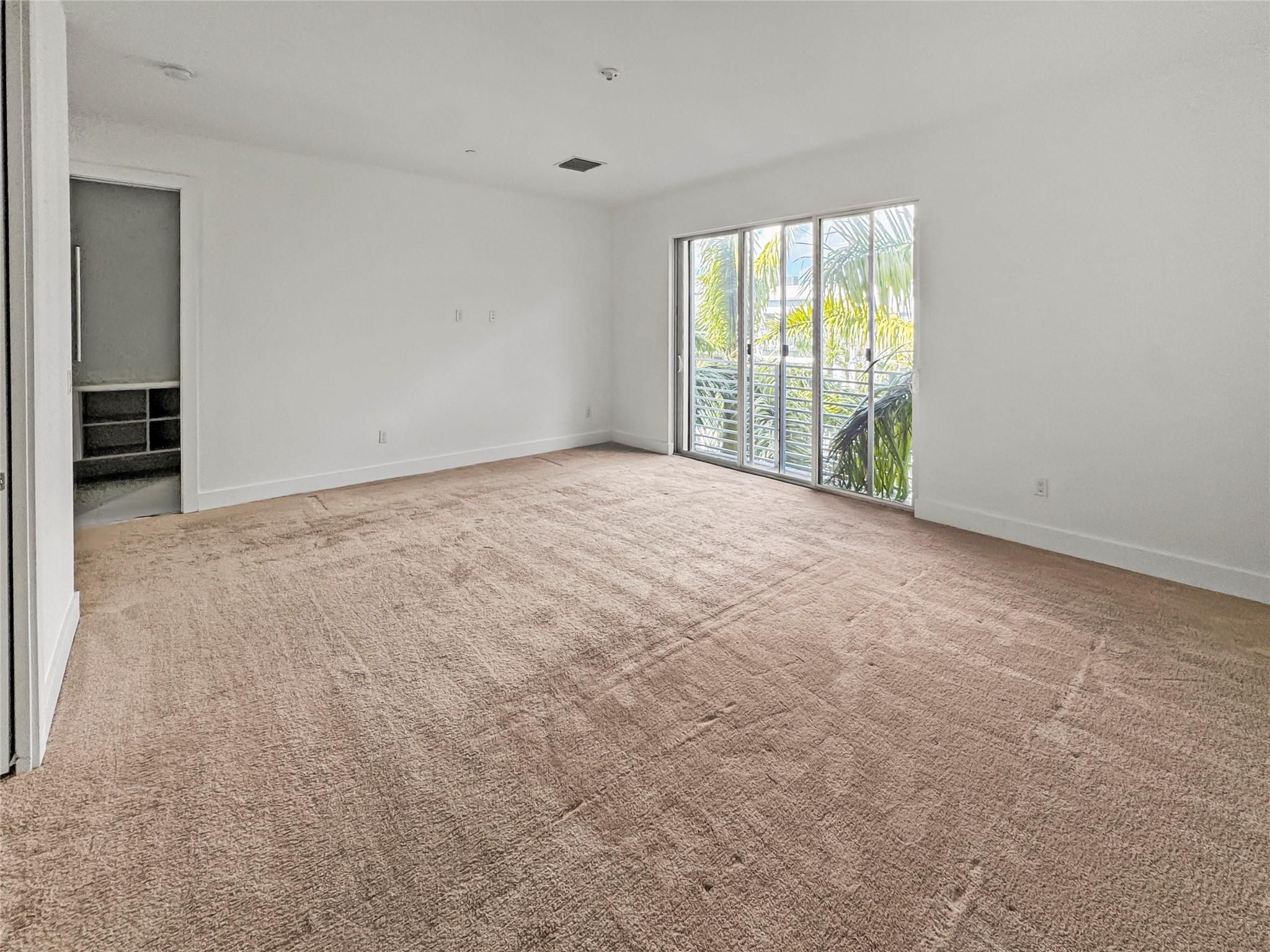 1044 Ne 18th Ave #203 Fort Lauderdale, FL 33309