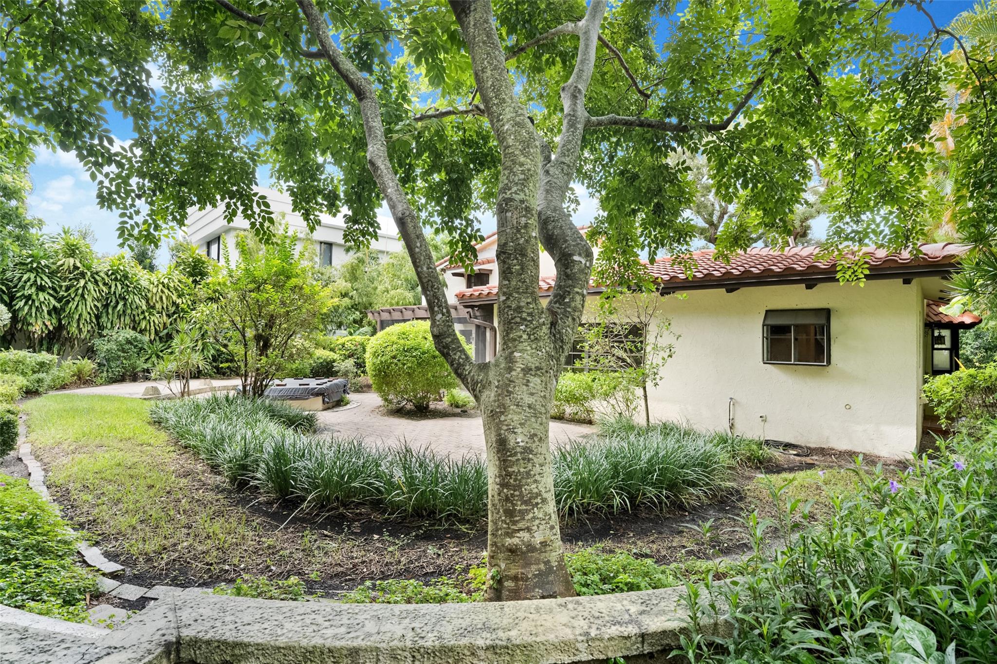 1022 SE 12th Way Fort Lauderdale, FL 33316