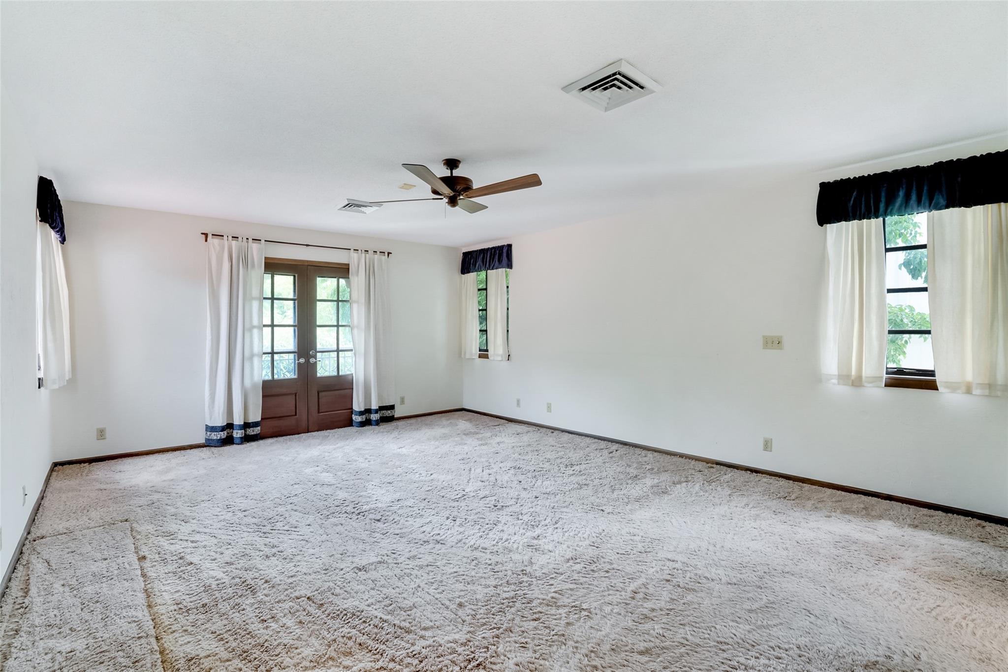 1022 SE 12th Way Fort Lauderdale, FL 33316