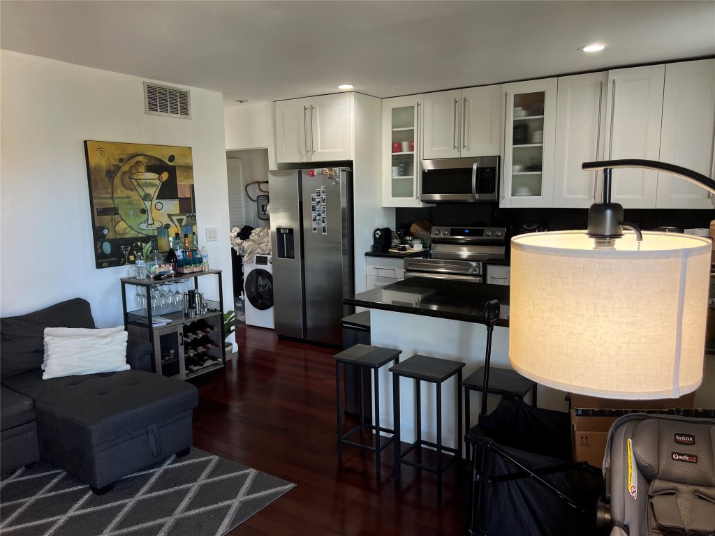 1975 NE 135th St #3R North Miami, FL 33181