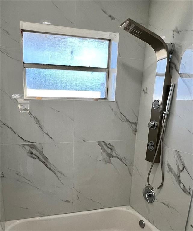 1975 NE 135th St #3R North Miami, FL 33181