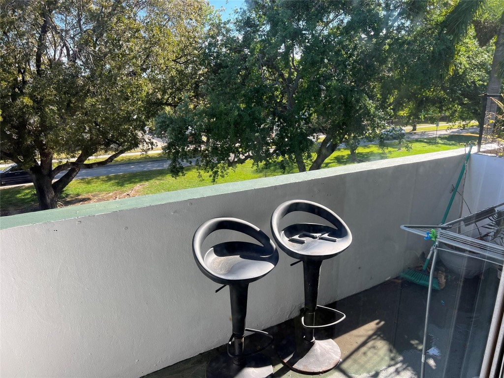 1975 NE 135th St #3R North Miami, FL 33181