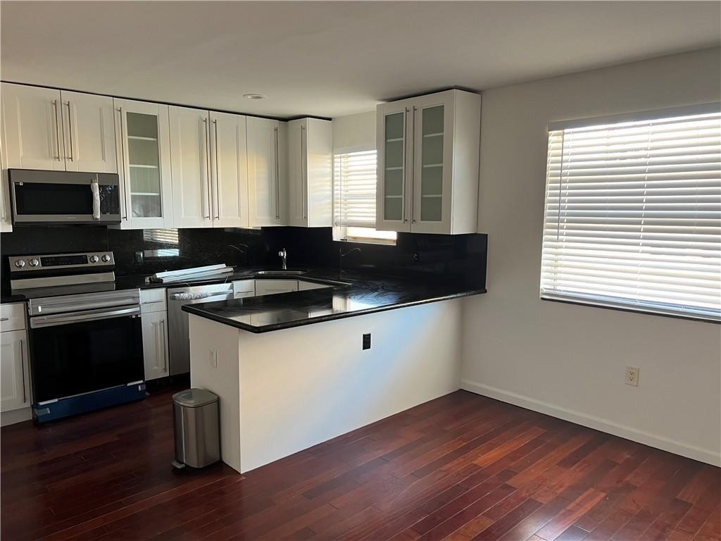 1975 NE 135th St #3R North Miami, FL 33181