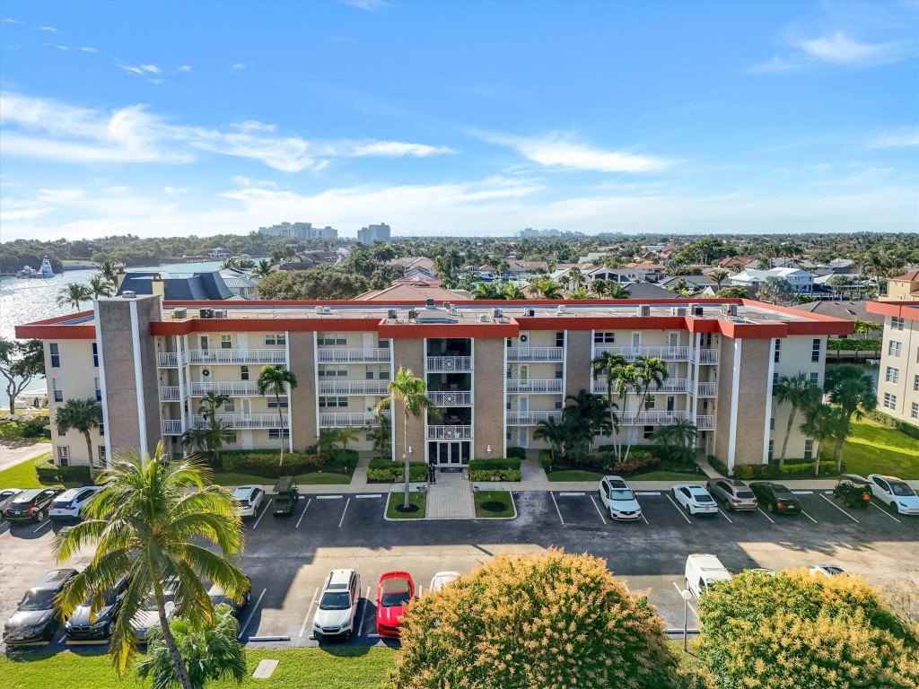 3050 NE 48th Lighthouse Point, FL 33064