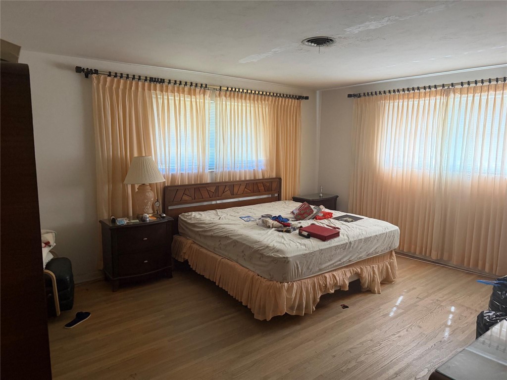 8230 SW 87th Miami, FL 33143