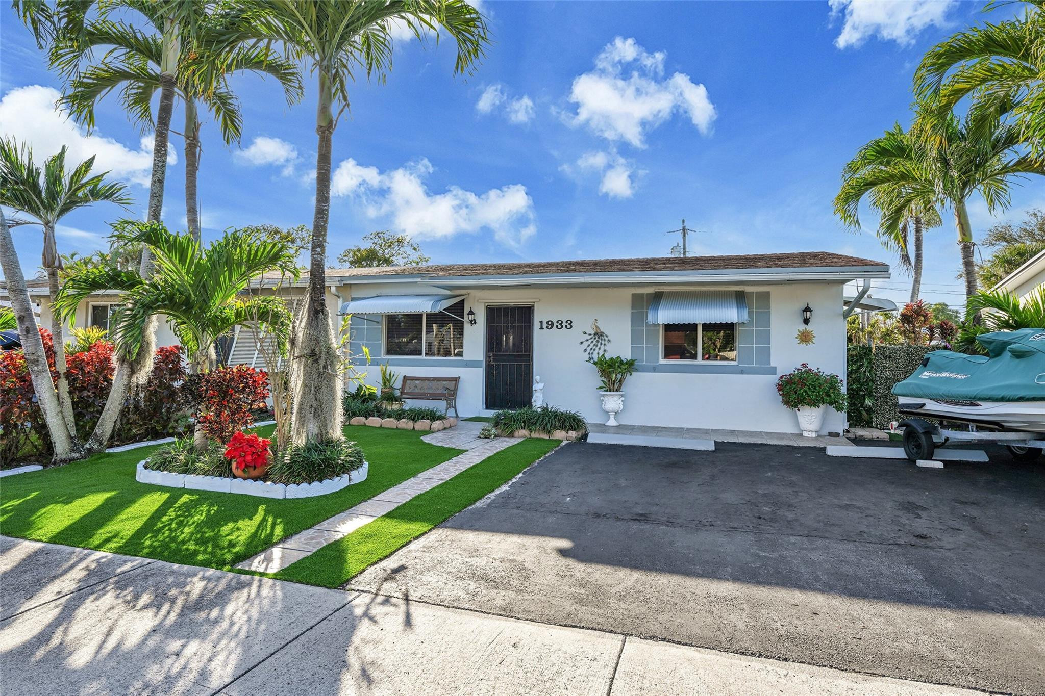 1933 SW 67th