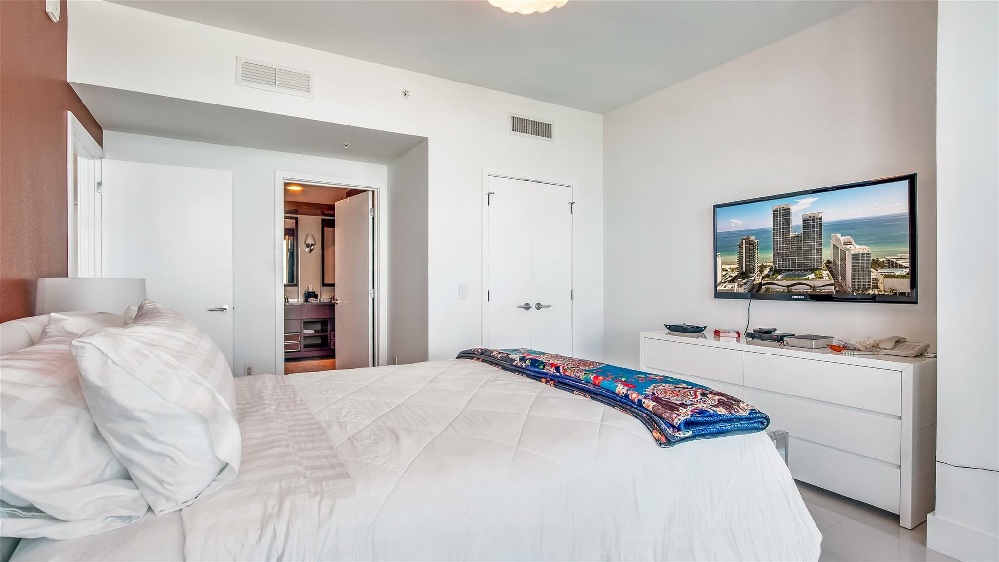 image The Carillon North Tower18