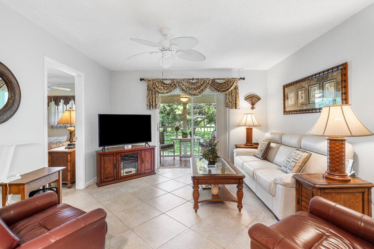 18081 SE Country Clb Dr #Bldg 18 Unit 176 Jupiter, FL 33469
