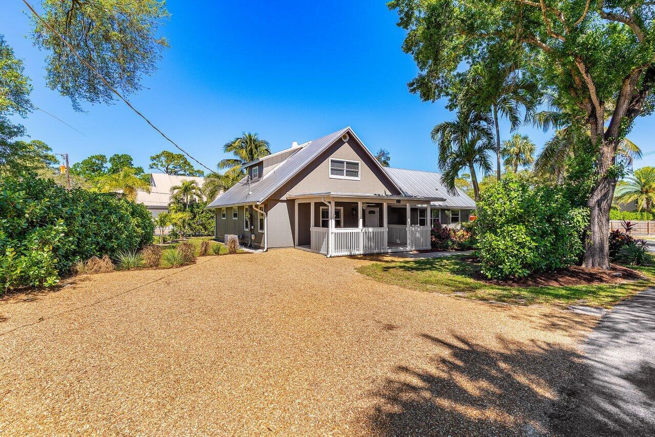 936 SW Rustic Cir