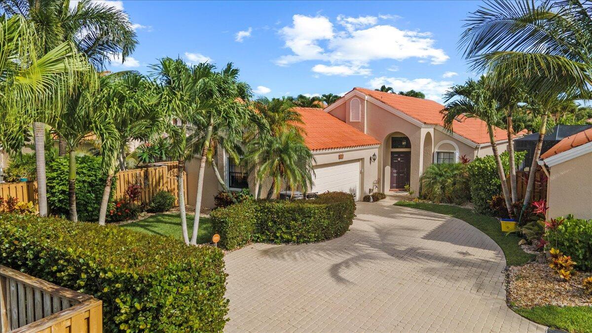 2657 La Lique Cir
