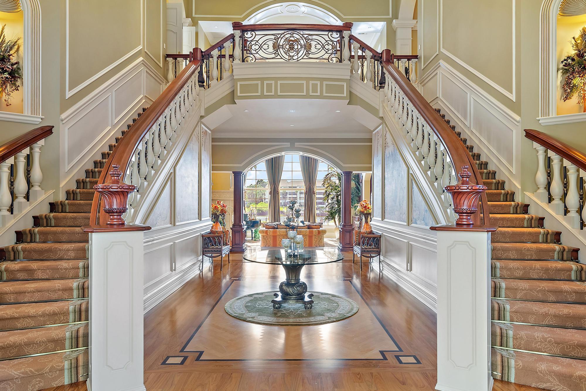 2330 Seven Oaks Ln Palm Beach Gardens, FL 33410 2330 Seven Oaks Ln Palm Beach Gardens, FL 33410