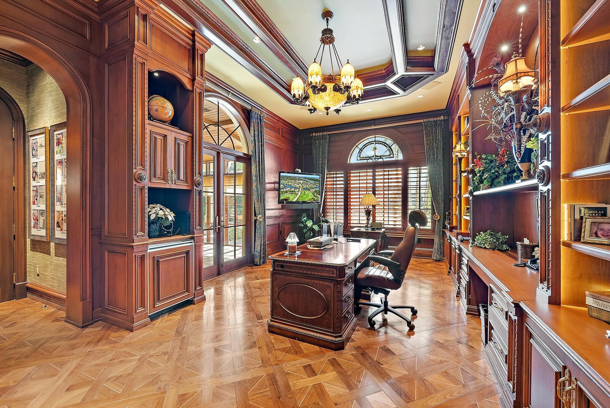 2330 Seven Oaks Ln Palm Beach Gardens, FL 33410 2330 Seven Oaks Ln Palm Beach Gardens, FL 33410