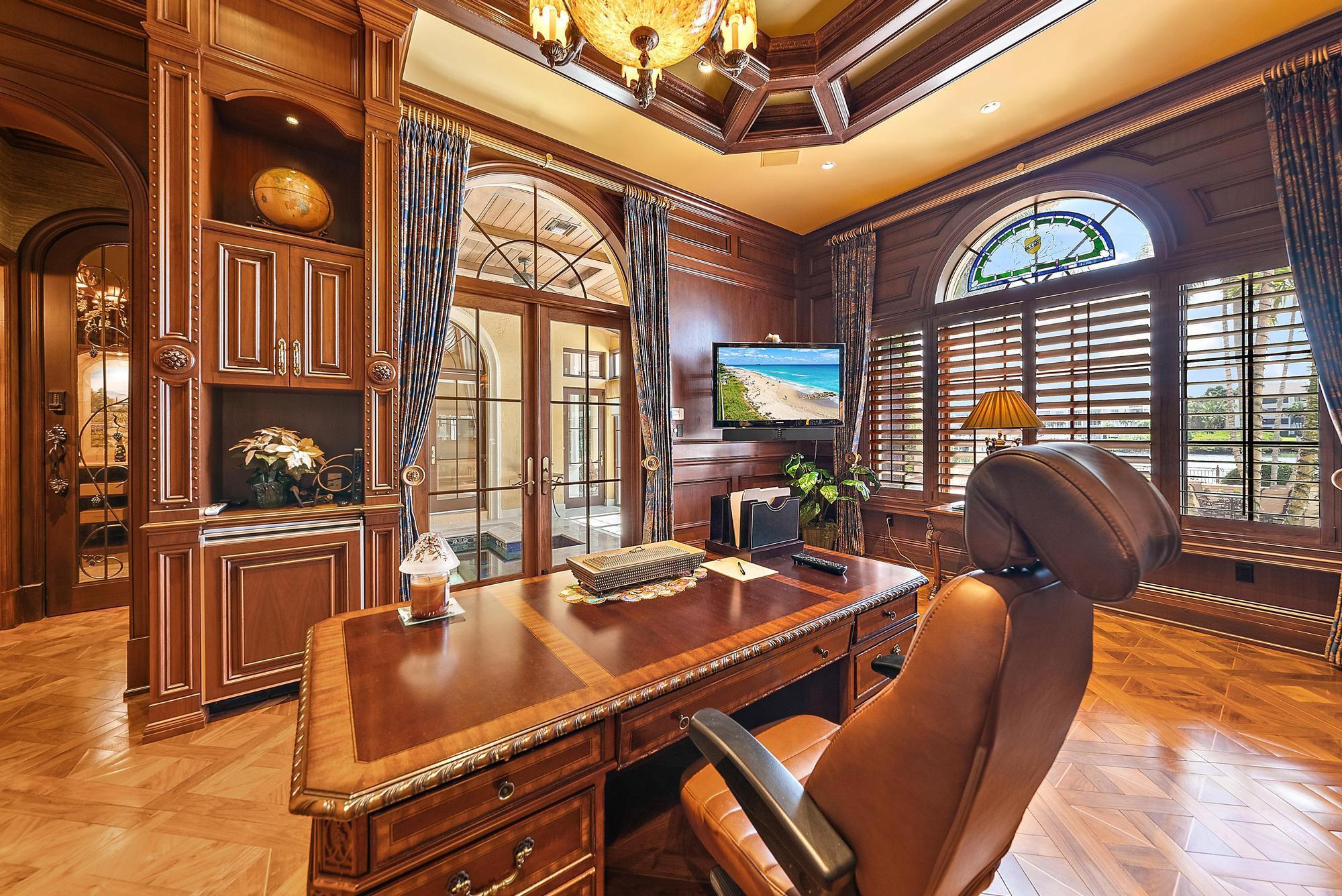 2330 Seven Oaks Ln Palm Beach Gardens, FL 33410 2330 Seven Oaks Ln Palm Beach Gardens, FL 33410