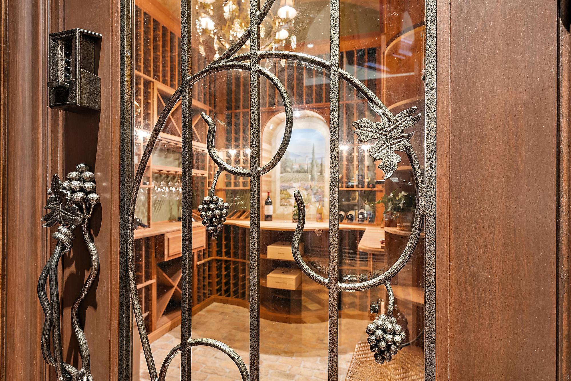 2330 Seven Oaks Ln Palm Beach Gardens, FL 33410 2330 Seven Oaks Ln Palm Beach Gardens, FL 33410