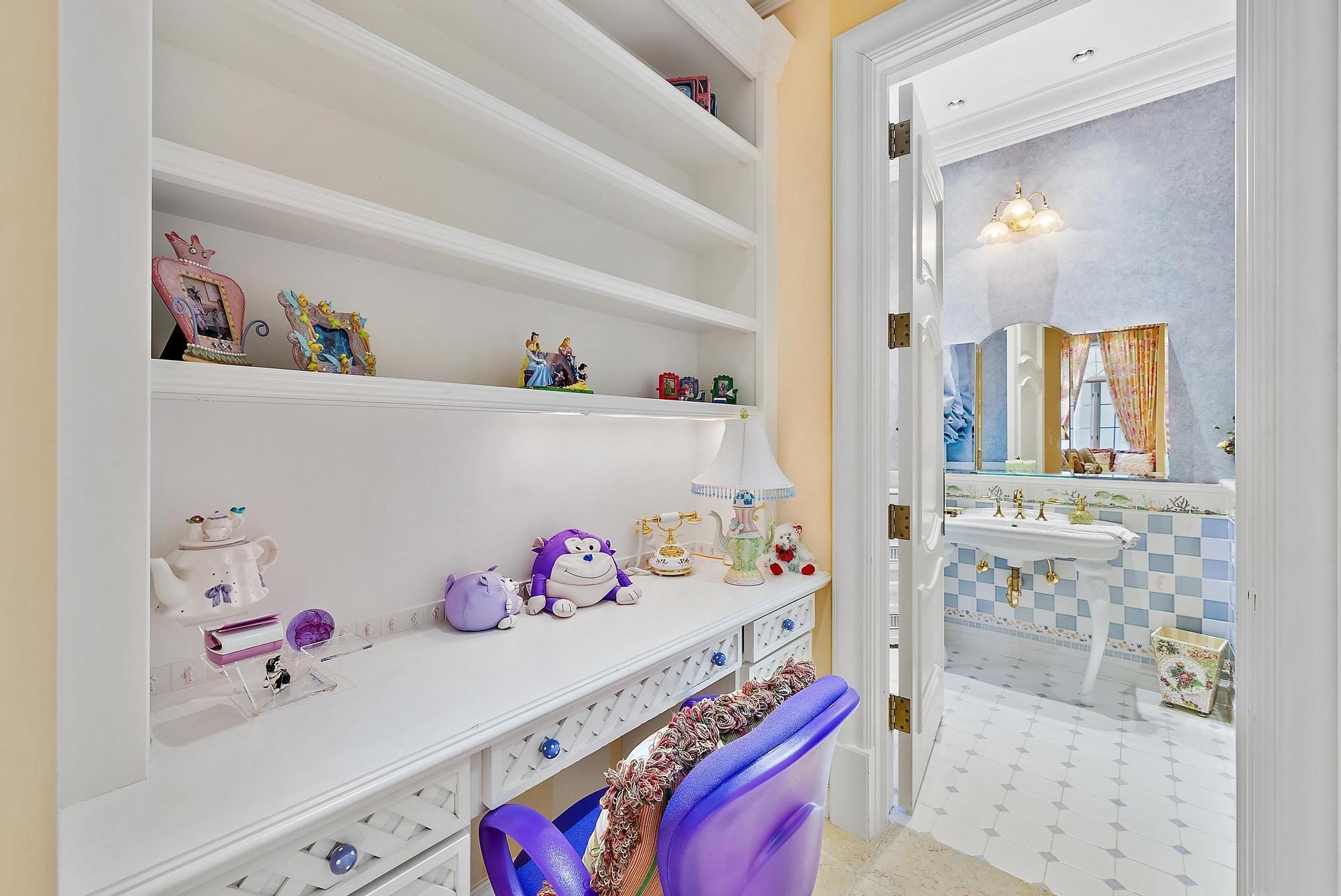 2330 Seven Oaks Ln Palm Beach Gardens, FL 33410 2330 Seven Oaks Ln Palm Beach Gardens, FL 33410