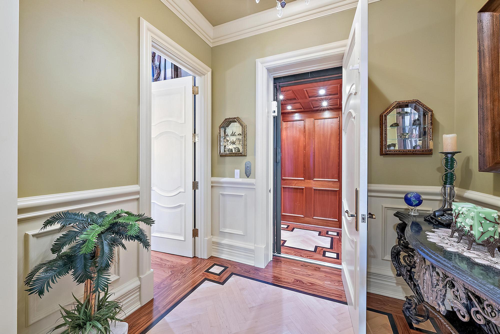 2330 Seven Oaks Ln Palm Beach Gardens, FL 33410 2330 Seven Oaks Ln Palm Beach Gardens, FL 33410