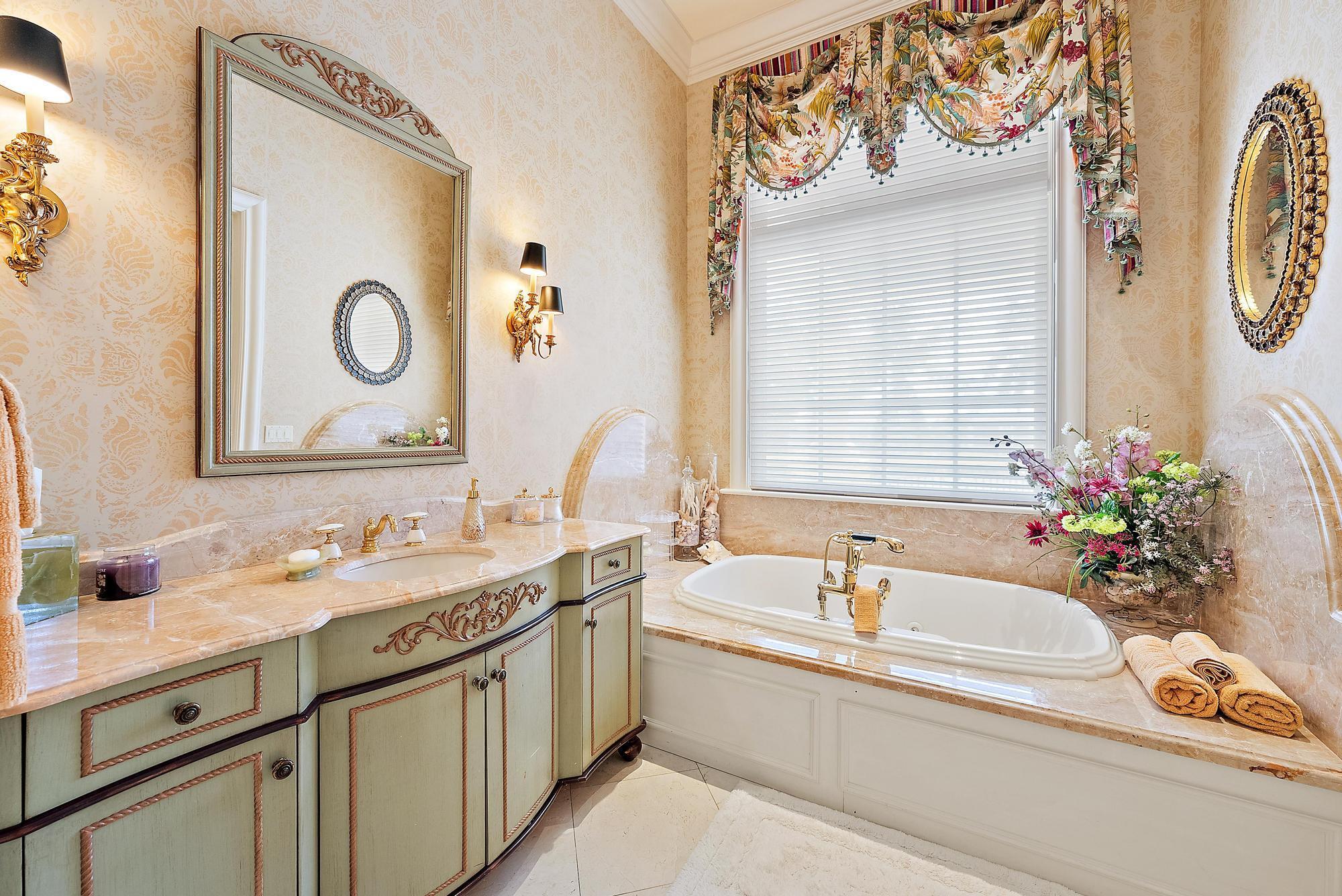 2330 Seven Oaks Ln Palm Beach Gardens, FL 33410 2330 Seven Oaks Ln Palm Beach Gardens, FL 33410