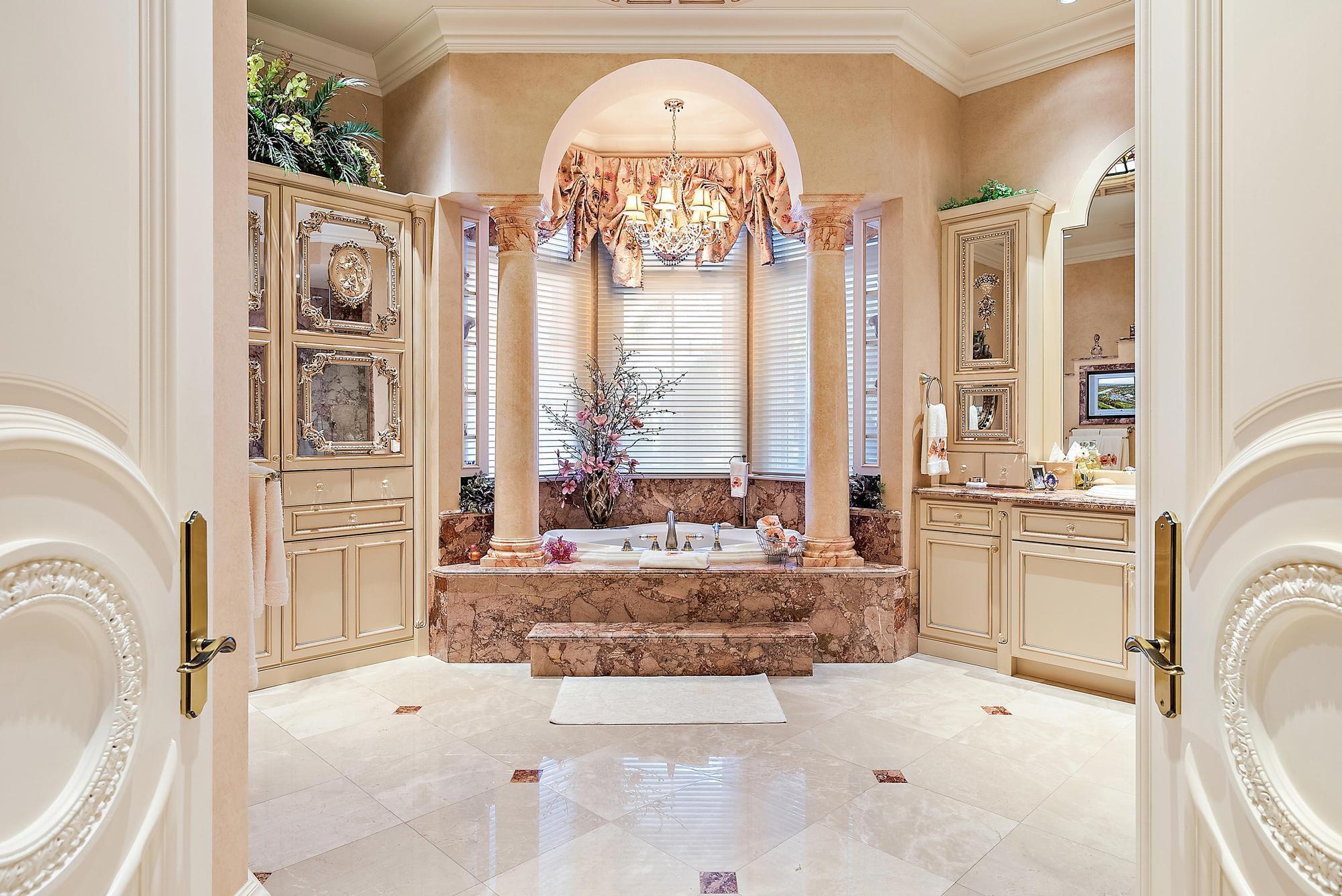 2330 Seven Oaks Ln Palm Beach Gardens, FL 33410 2330 Seven Oaks Ln Palm Beach Gardens, FL 33410