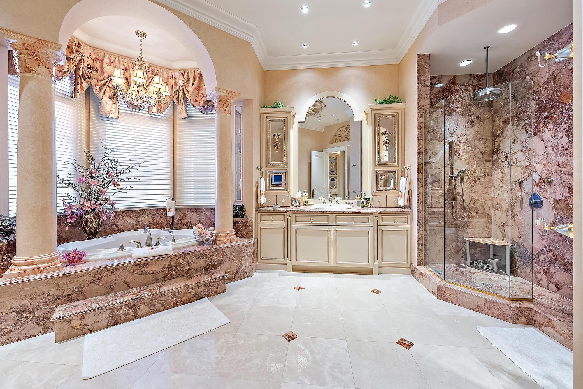 2330 Seven Oaks Ln Palm Beach Gardens, FL 33410 2330 Seven Oaks Ln Palm Beach Gardens, FL 33410