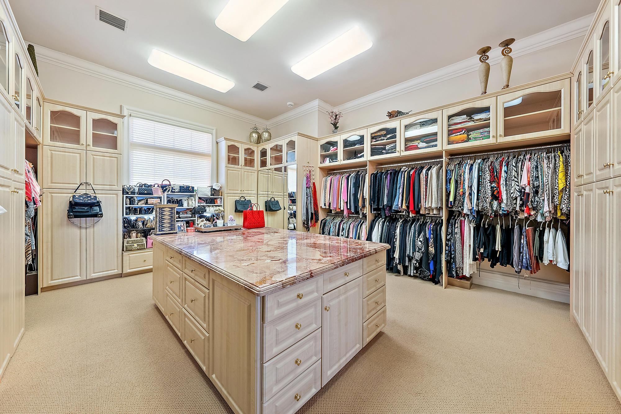 2330 Seven Oaks Ln Palm Beach Gardens, FL 33410 2330 Seven Oaks Ln Palm Beach Gardens, FL 33410