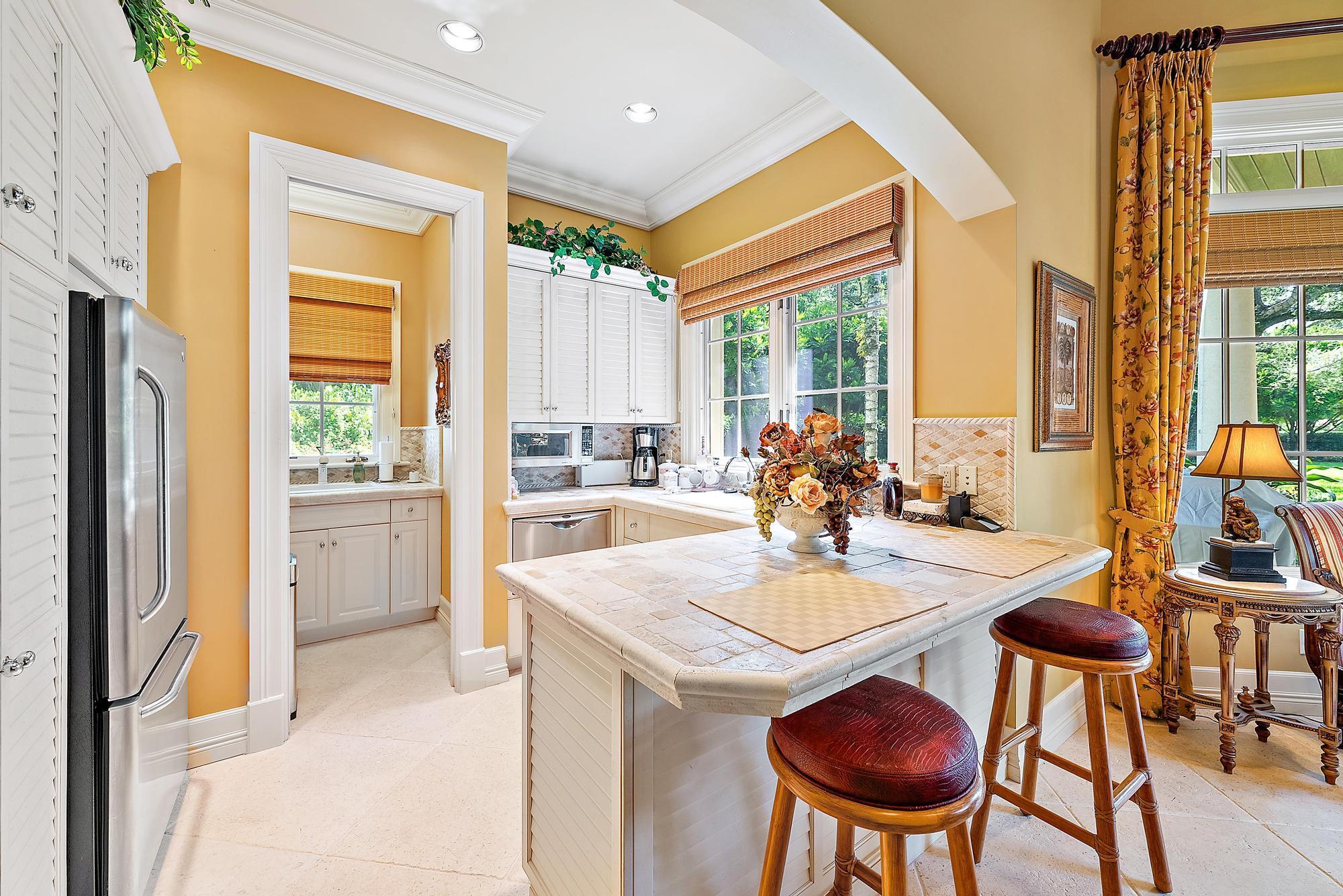 2330 Seven Oaks Ln Palm Beach Gardens, FL 33410 2330 Seven Oaks Ln Palm Beach Gardens, FL 33410